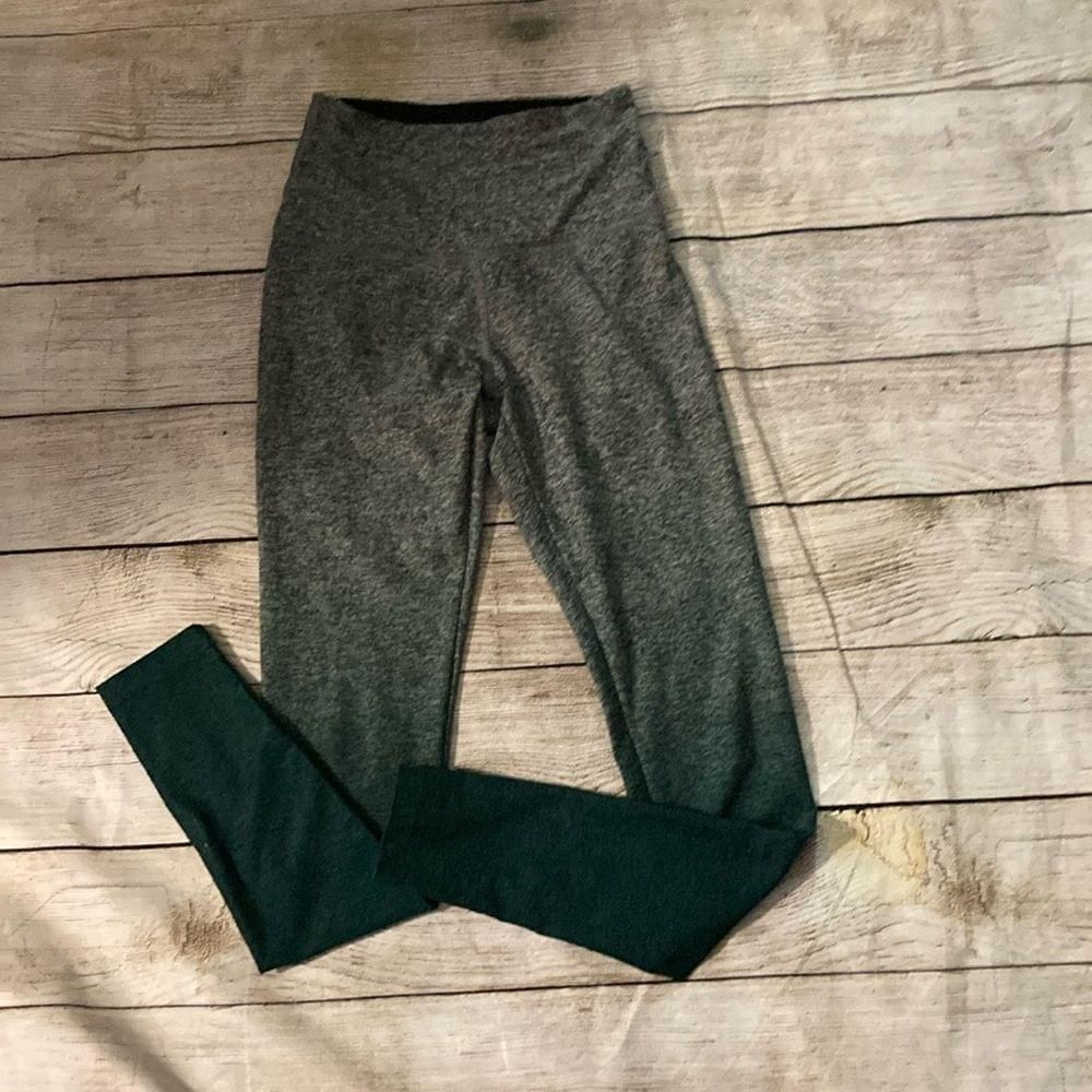Beyond Yoga Beyond yoga gray green ombré leggings size small Size 22" - 1 Thumbnail