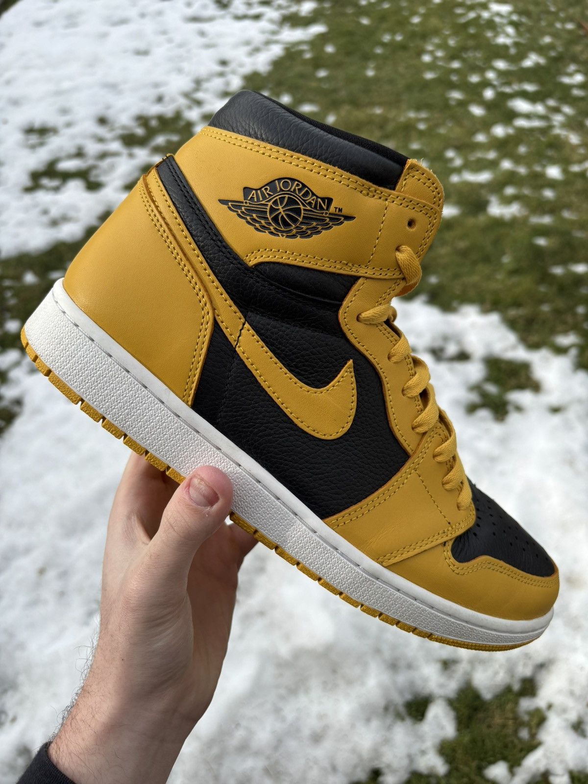 Jordan Brand Jordan 1 Retro High OG Pollen 2021 Size 12 Size US 12 / EU 45 - 1 Thumbnail