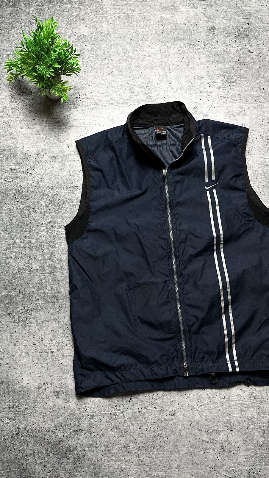 Nike Vintage 90s Nike Swoosh Drill Nylon Light Y2K Vest Size US L / EU 52-54 / 3 - 1 Thumbnail
