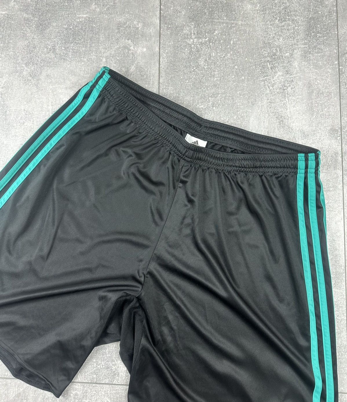 Adidas Adidas Real Madrid 2017/18 Soccer Football Short Size US 34 / EU 50 - 3 Thumbnail