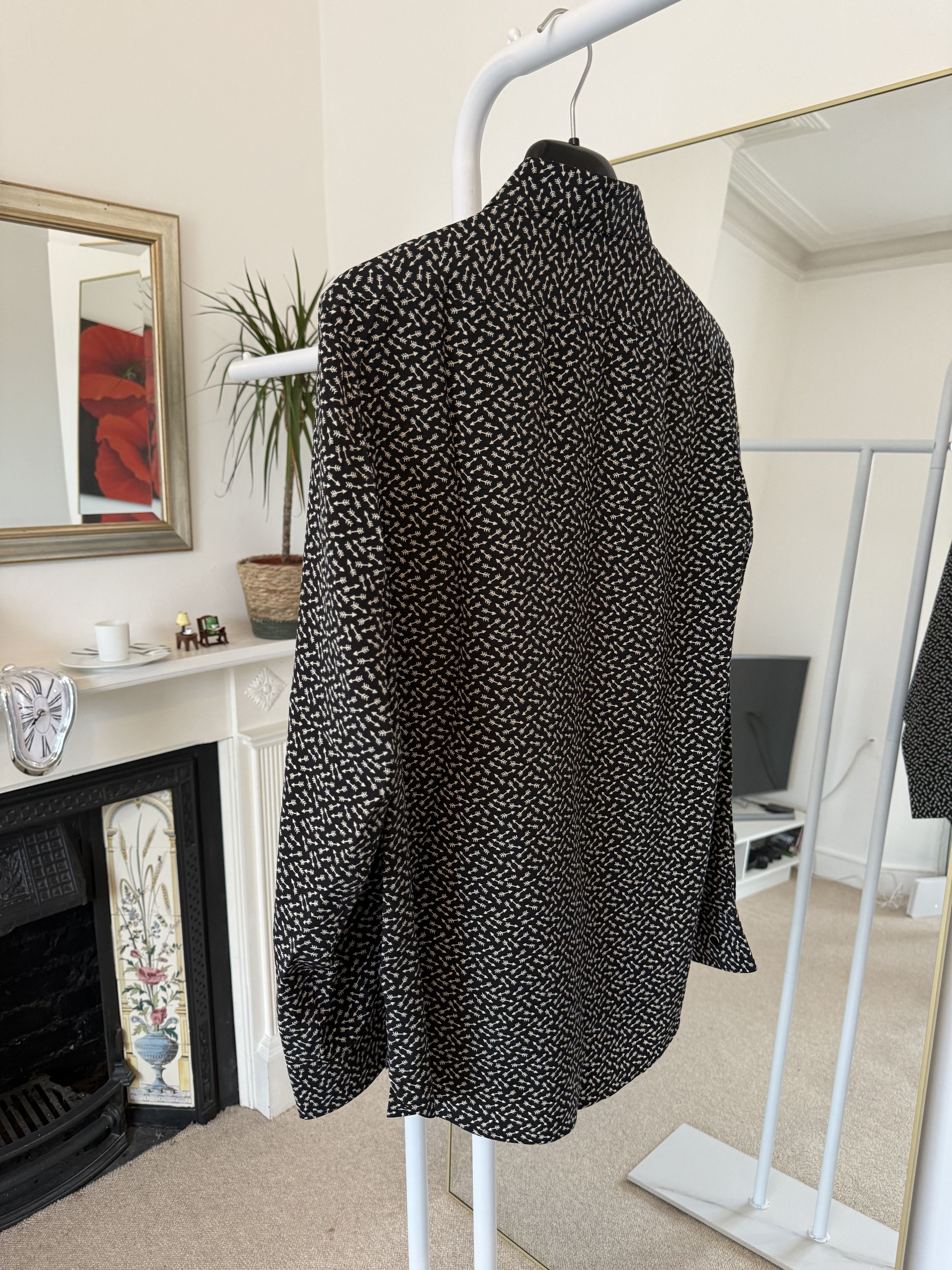 Hedi Slimane × Saint Laurent Paris FW15 Saint Laurent Silk Arrow Shirt Size US M / EU 48-50 / 2 - 2 Thumbnail