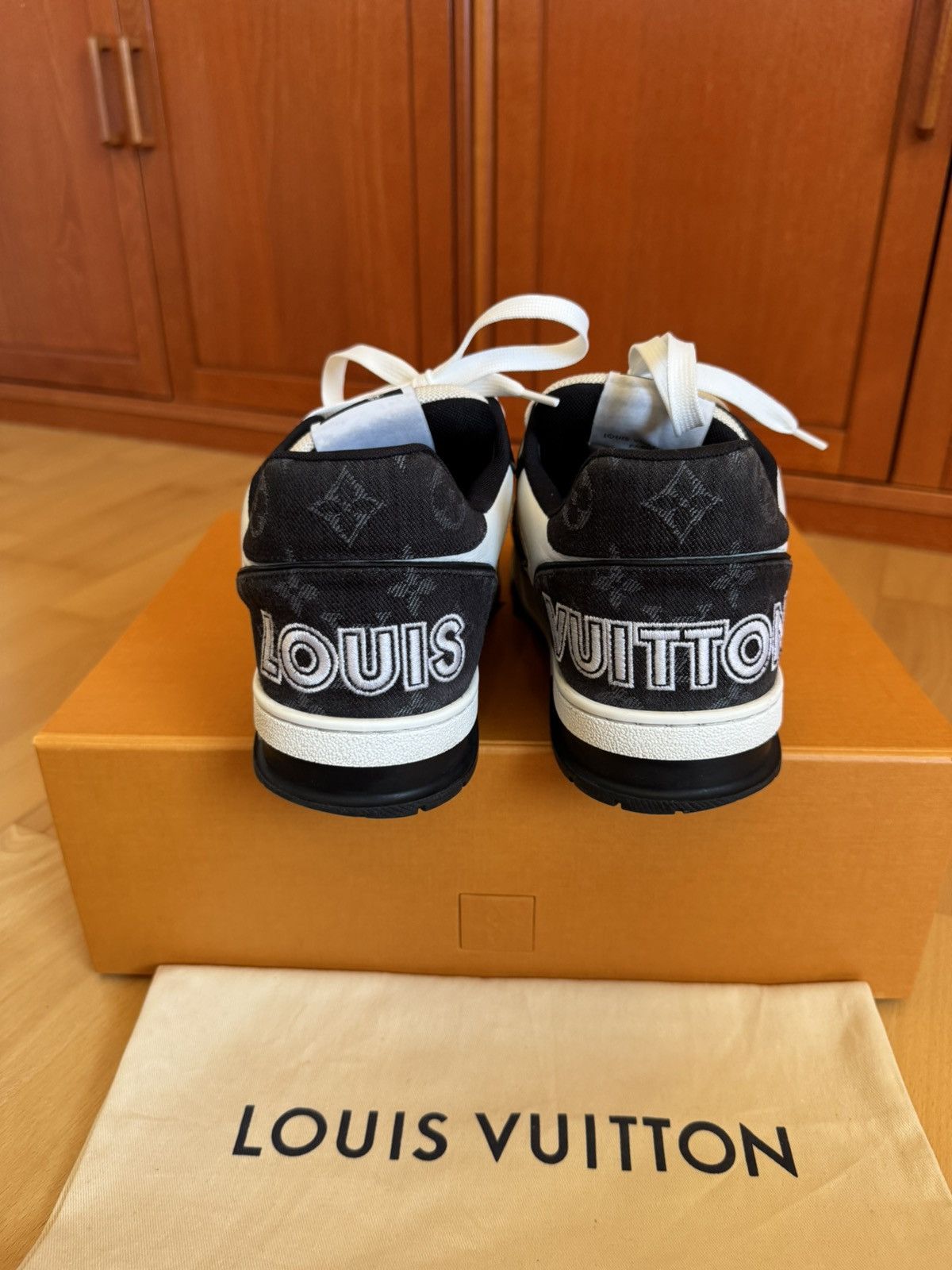 Louis Vuitton Louis Vuitton LV Trainer Velcro Strap Black Denim Size US 8 / EU 41 - 8 Thumbnail