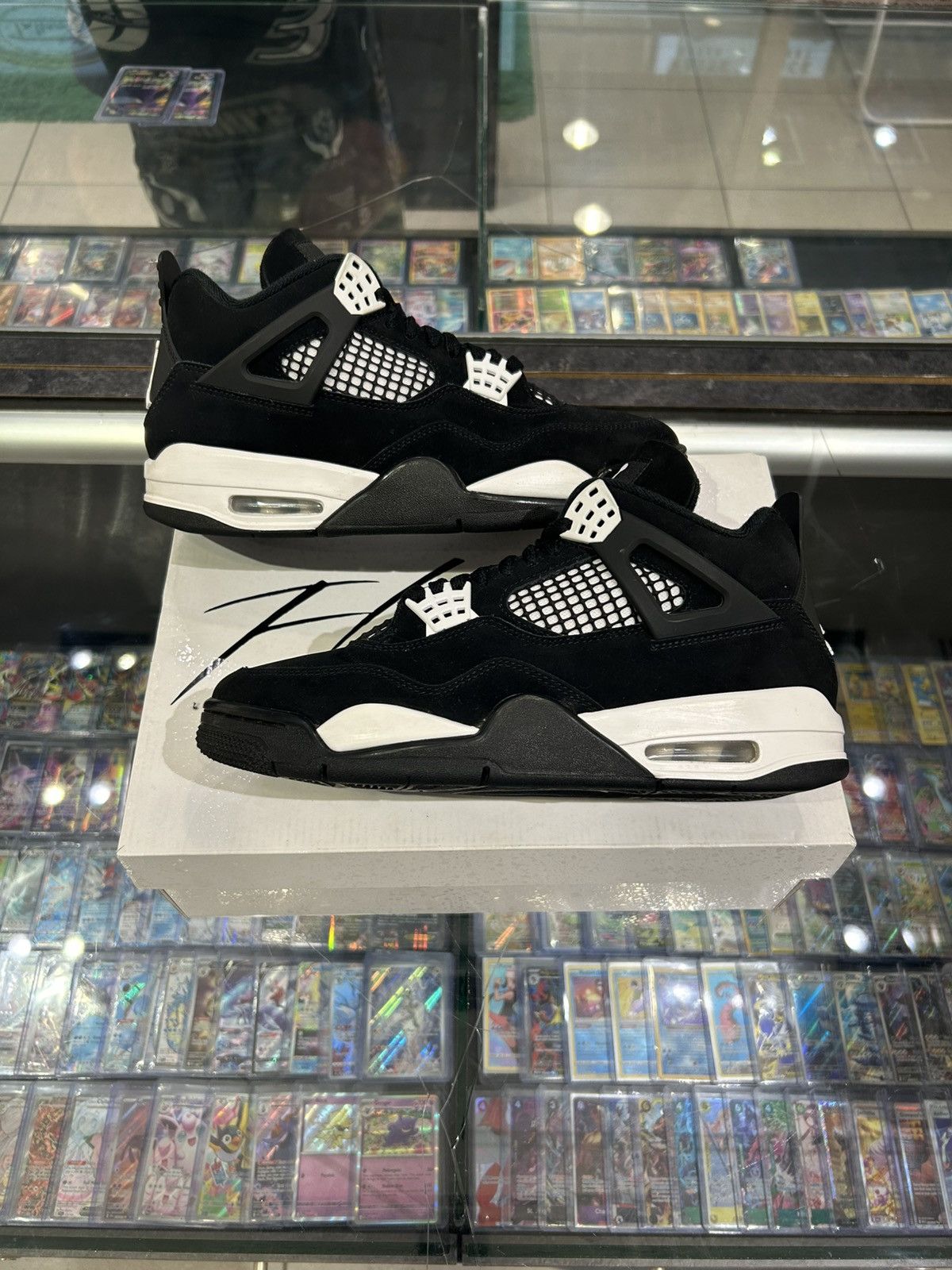Jordan Brand Jordan 4 retro white thunder Size US 8 / EU 41 - 1 Thumbnail