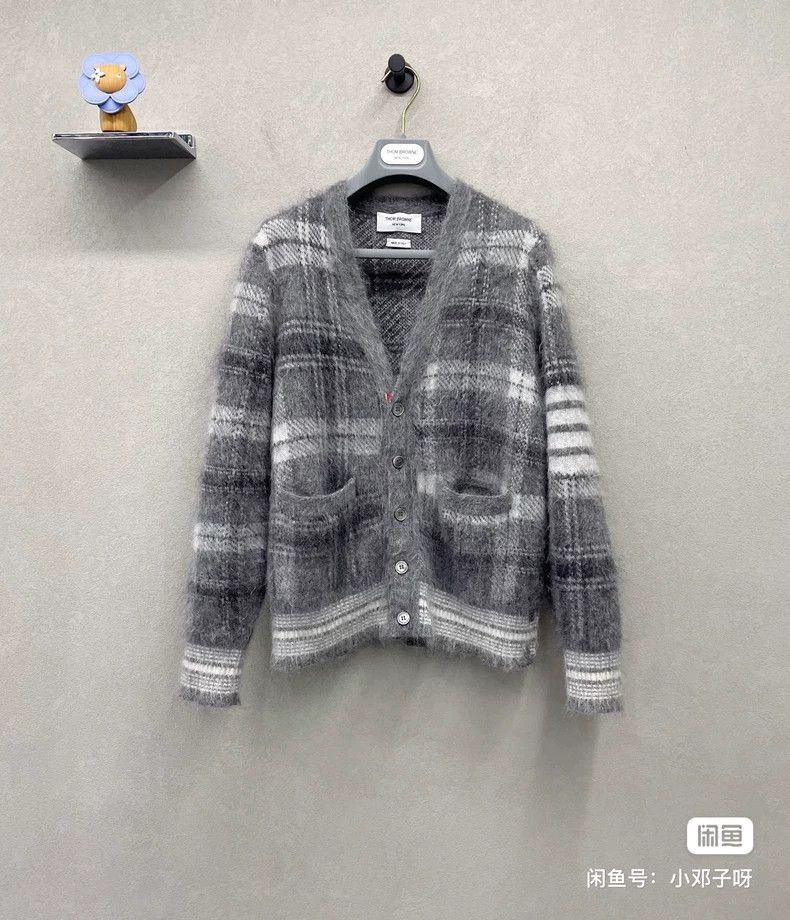 Thom Browne Thom Browne Size 0 23 gray knitted cardigans jacket 2503-Ne Size XS / US 0-2 / IT 36-38 - 1 Thumbnail