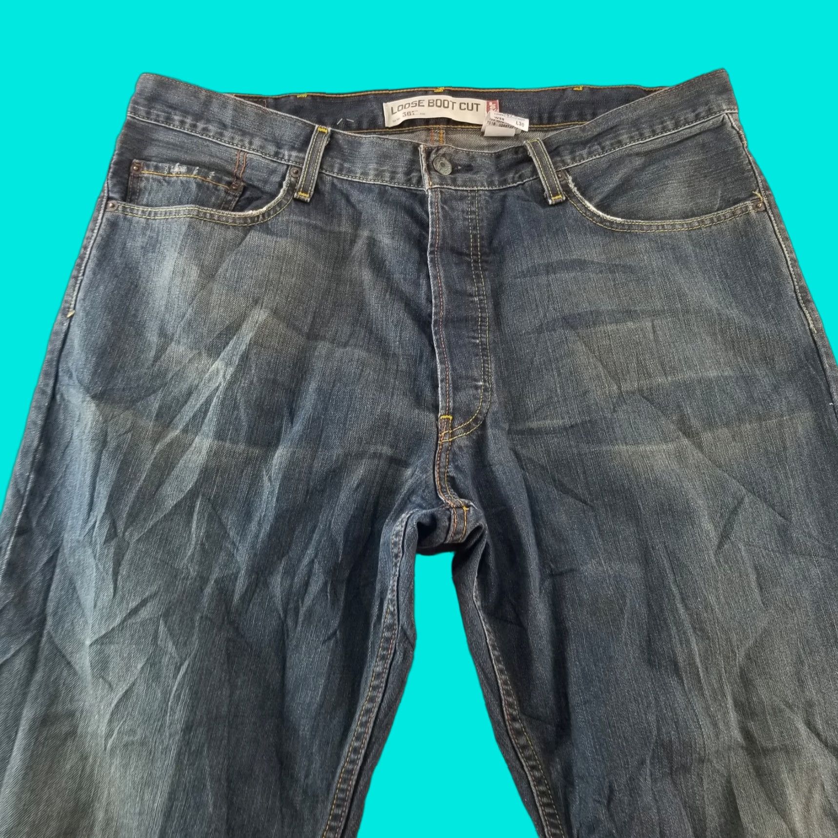 VINTAGE Levi Jeans Men's Sz 38X30 Blue Wash 100% Cotton Normcore Boot Cut Normcore