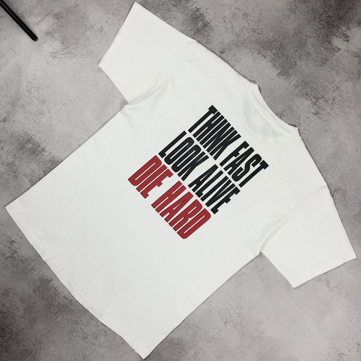 Vintage 1995 Die Hard With A Vengeance Movie Bruce Willis Tee Size US XL / EU 56 / 4 - 19 Thumbnail