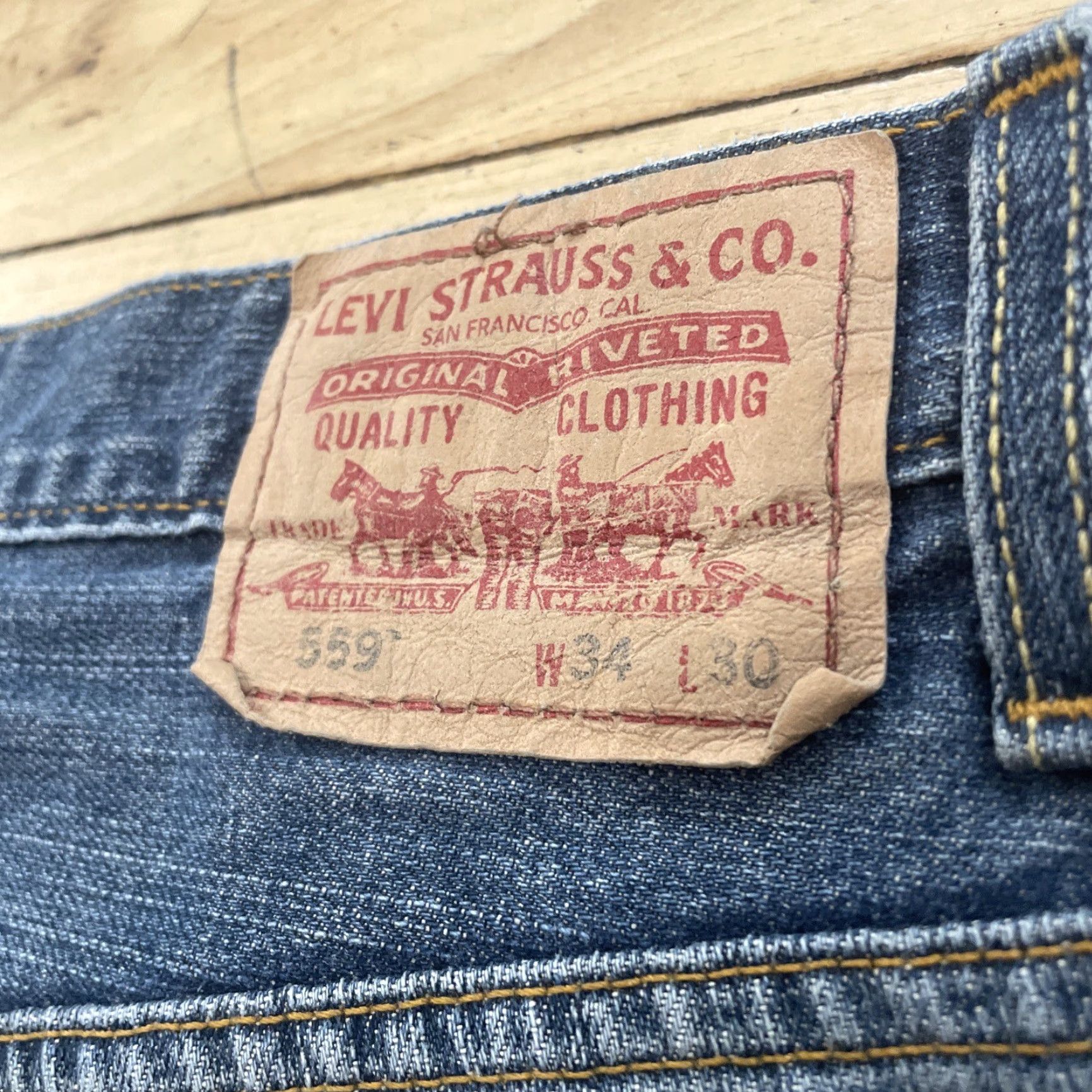 Levi's VINTAGE Levi's 559 Jeans Men 32x28 Relaxed Straight Blue Paint Grunge Y2k Denim 5-Pocket Classic Denim Blue Mens Size US 32 / EU 48 - 4 Thumbnail