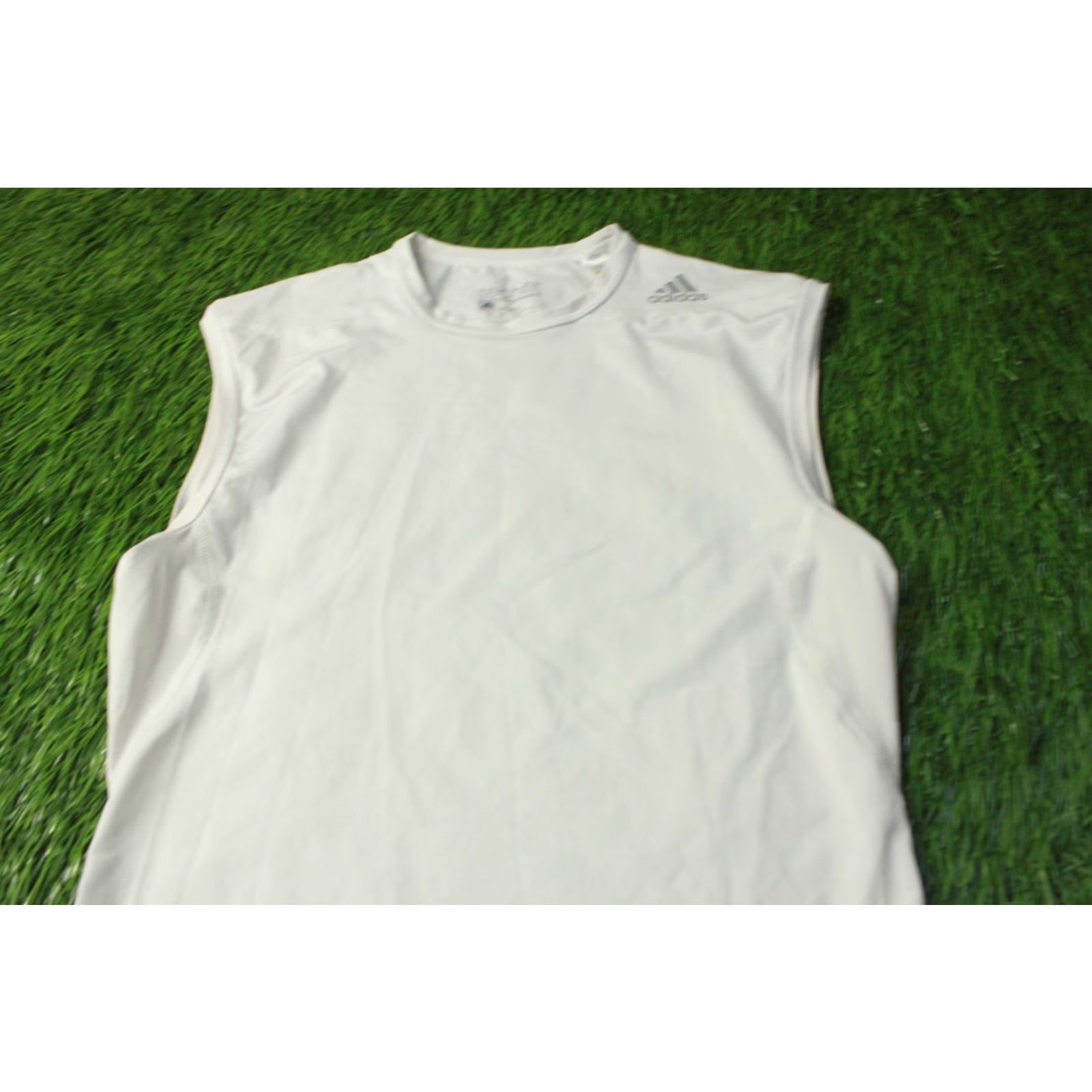 Adidas ADIDAS Techfit Compression Vest Shirt Men XL White 2015 Crossfit Base Layers Sleeveless Guaranteed Original Size XL Size US XL / EU 56 / 4 - 3 Thumbnail