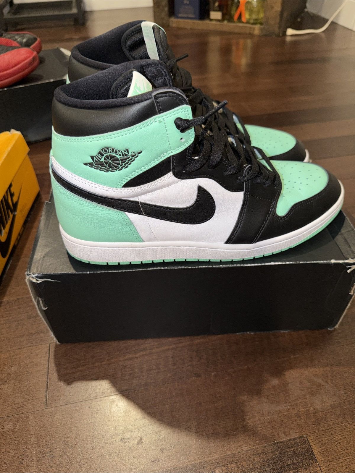 Jordan Brand jordan 1 retro green glow Size US 13 / EU 46 - 1 Thumbnail