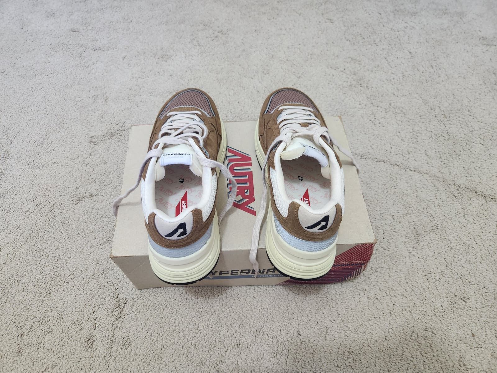 AUTRY Autry Hyperway Low Man Sneakers – Cigar/Silver Size US 9 / EU 42 - 6 Thumbnail