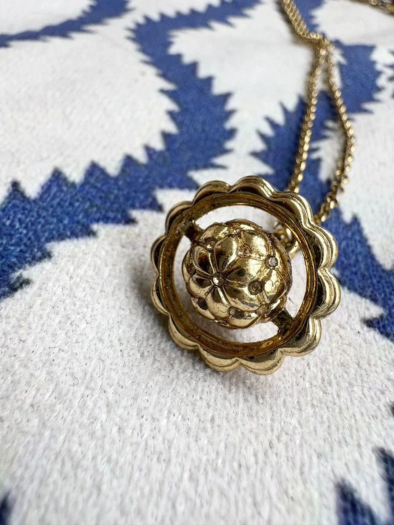 Vivienne Westwood Vivienne Westwood Vintage Gold Diamond-Embossed Orb Earth Size ONE SIZE - 5 Thumbnail
