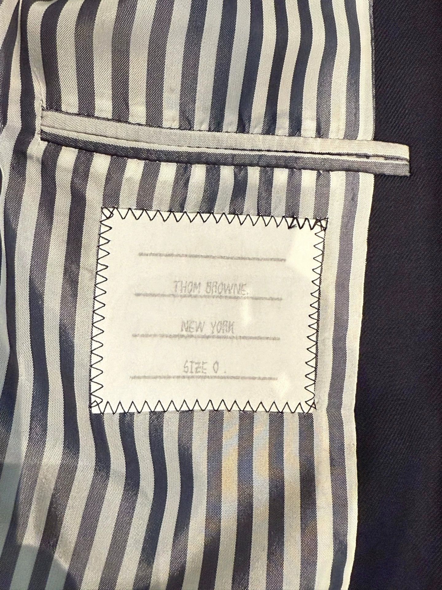 Thom Browne Thom Browne Navy Suit Non-Gold Buttons Size 0 98 New Wool Size US XS / EU 42 / 0 - 4 Thumbnail