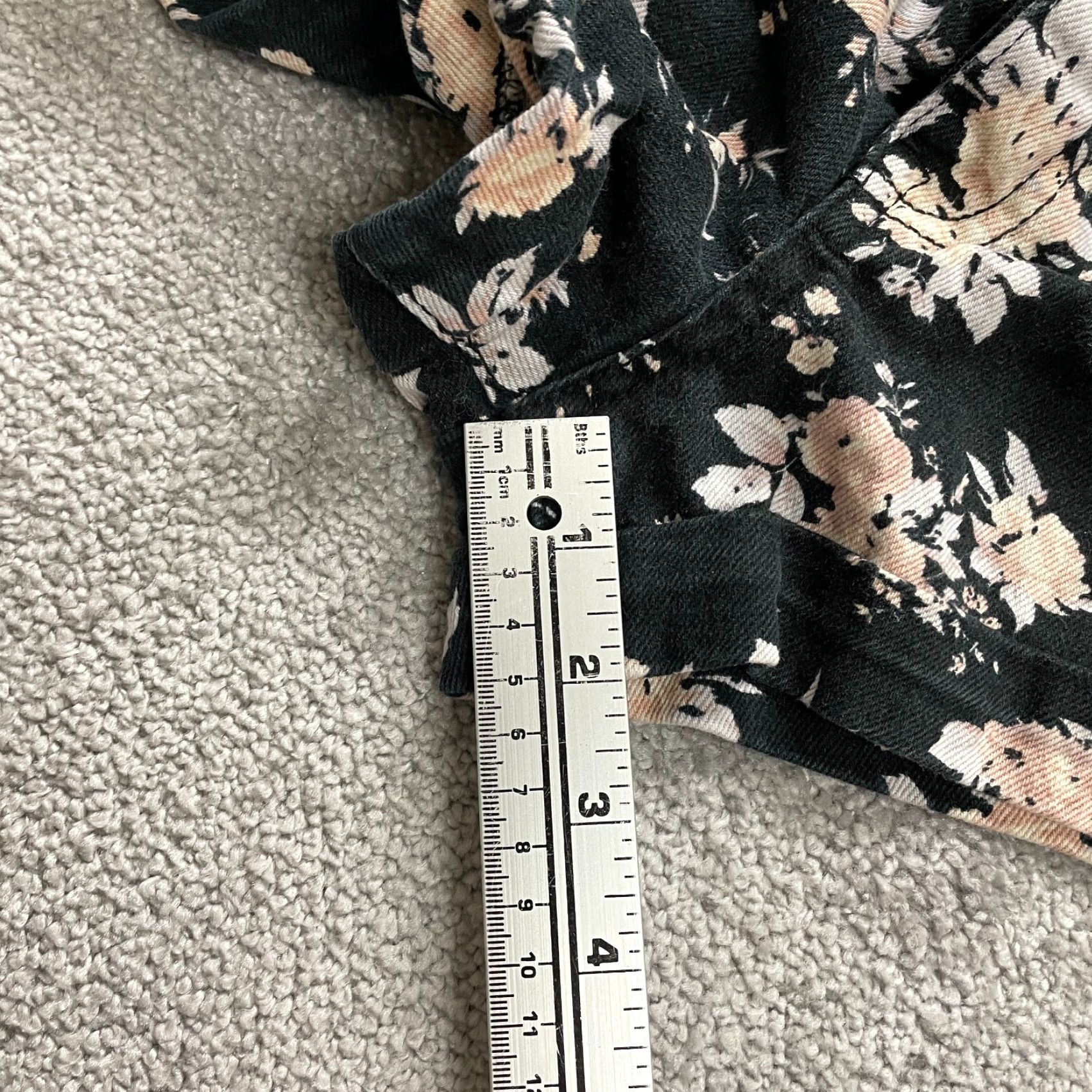 Forever 21 Forever 21 Floral Bermuda Shorts Womens 26 Multicolor Mid Rise Denim 5-Pocket Casual Size 26" / US 2 / IT 38 - 7 Thumbnail
