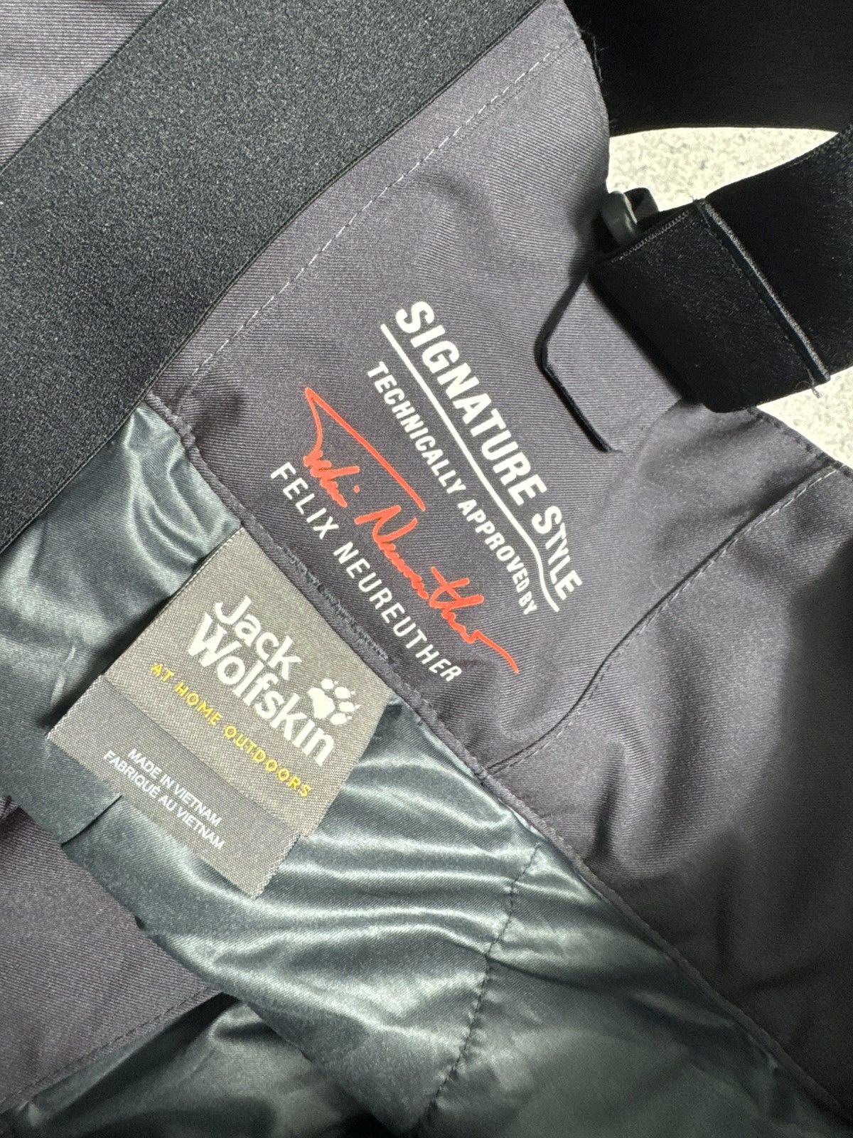 Jack Wolfskin Jack Wolfskin New Ski Pants Gore-Tex Outdoor Size US 32 / EU 48 - 10 Thumbnail