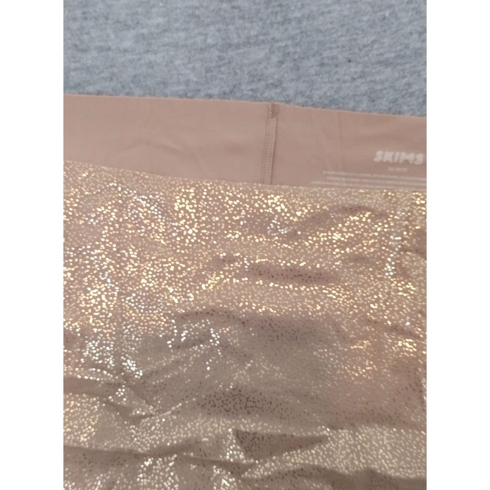 SKIMS SKIMS Free Cut Dipped Thong Panties Sienna Foil 3X PN-THG-1645 Women Panties Thong/String Hipster Beach Opaque Foil Color XS? Size 40" / US 18 - 3 Thumbnail