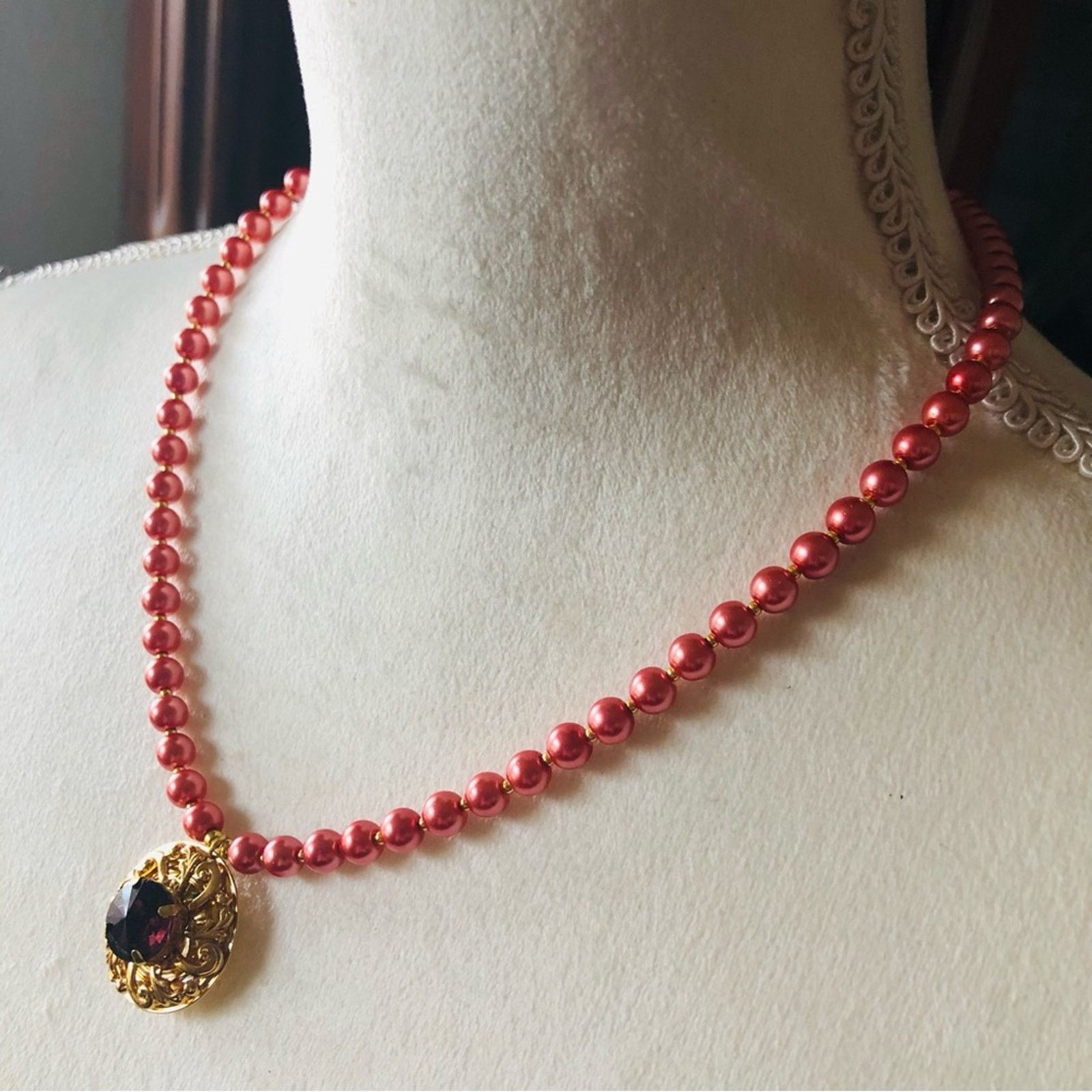 Handmade Handcrafted repurpose faceted stone pendant Pearl necklace Size ONE SIZE - 4 Thumbnail
