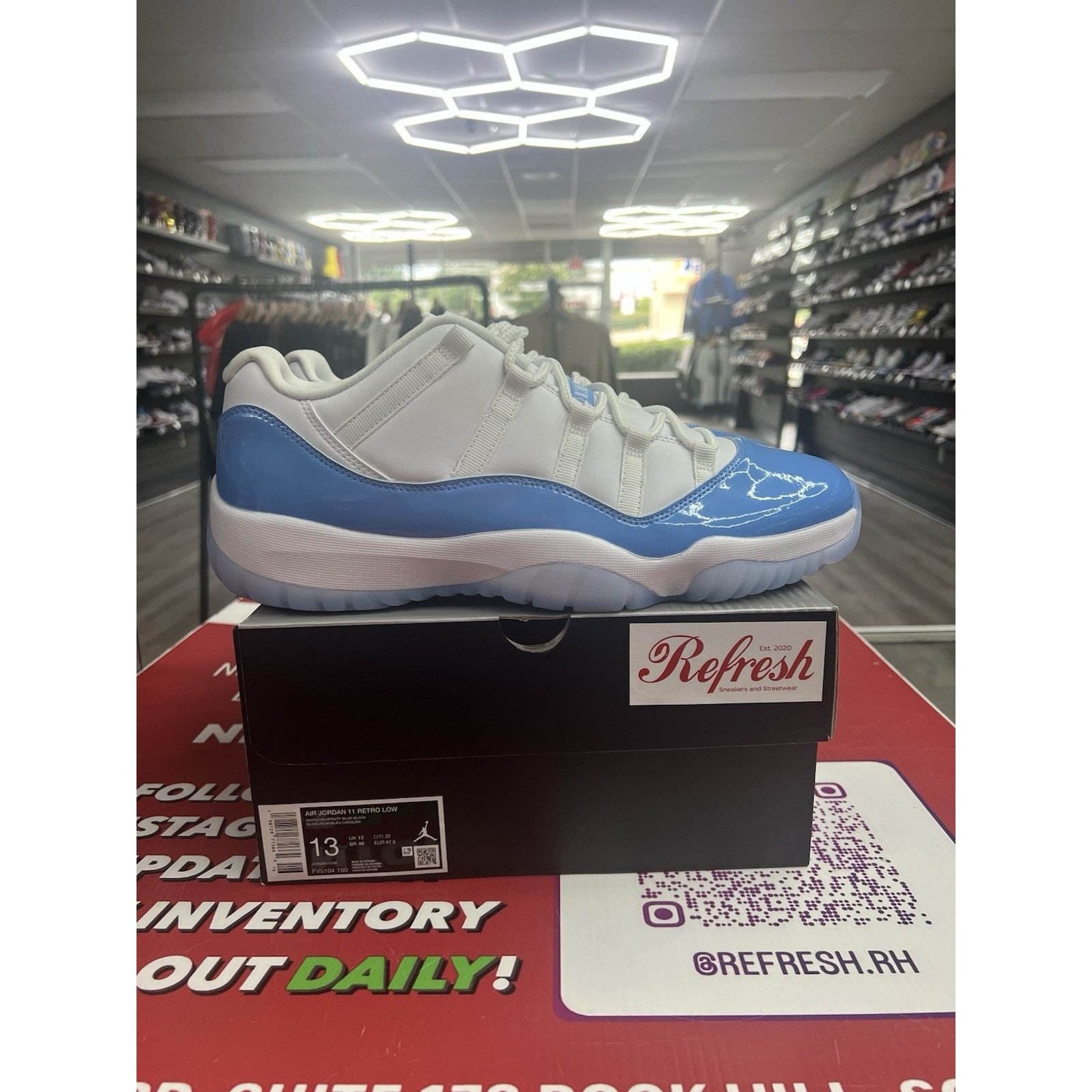Jordan Brand Air Jordan 11 Low University Blue 2026 Size 13 FV5104-100 Size US 13 / EU 46 - 1 Thumbnail