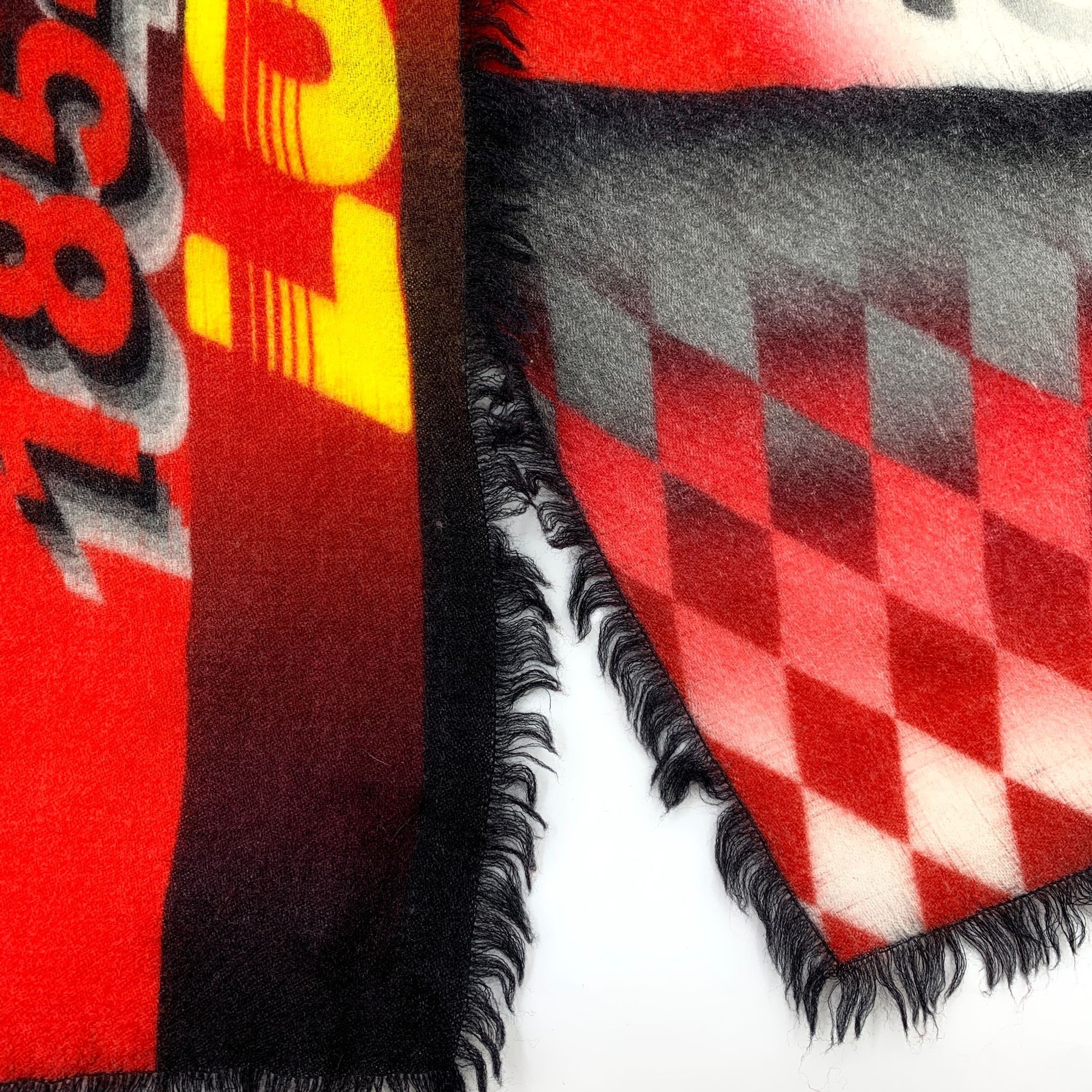 Louis Vuitton Louis Vuitton Striped Wool Fringe Scarf (193x137cm) Size ONE SIZE - 3 Thumbnail