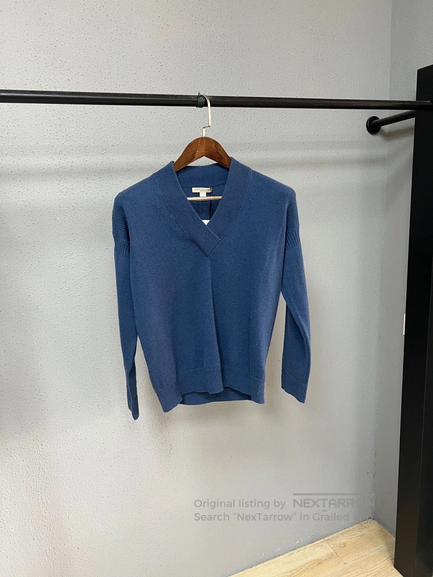 Burberry Burberry Cashmere Knit Sweater. Size US M / EU 48-50 / 2 - 1 Thumbnail