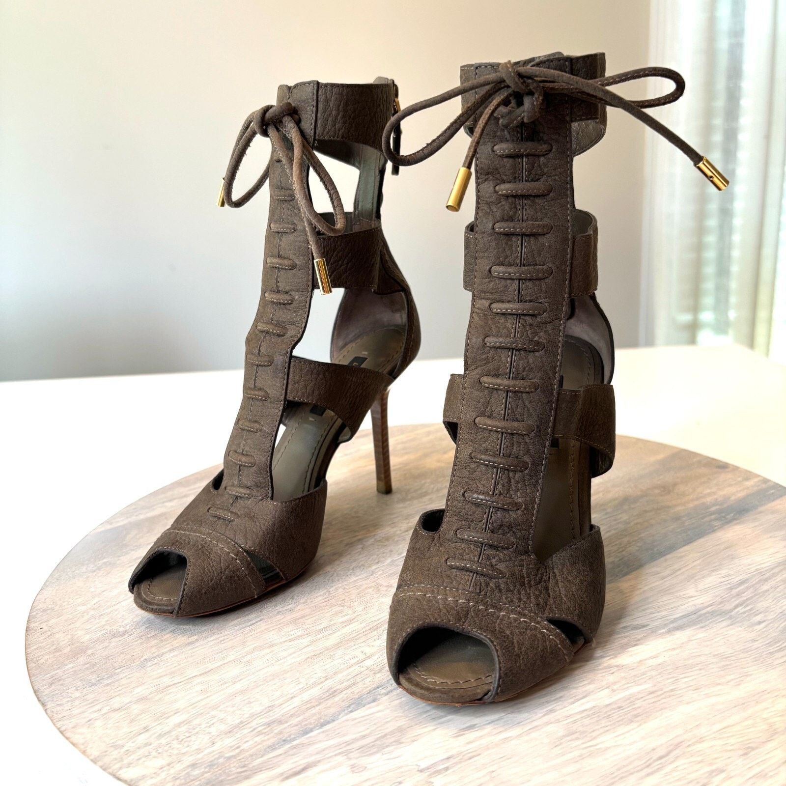 Louis Vuitton Louis Vuitton Corfu Leather Gladiator Lace Up Sandals Size 5 Size US 5 / IT 35 - 3 Thumbnail