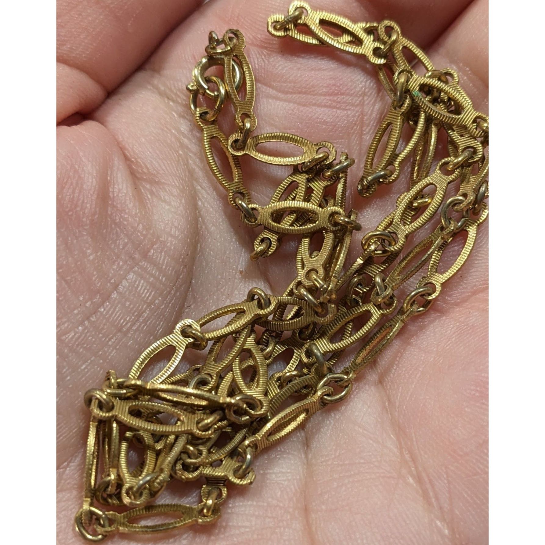 Other Vintage Textured Gold Tone Oblong Link Chain Necklace Size ONE SIZE - 4 Thumbnail
