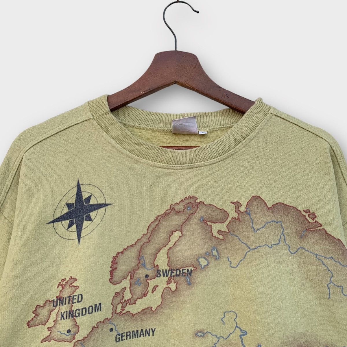 Vintage Vintage MCM Otc Europe Maps Sweatshirt Size US L / EU 52-54 / 3 - 3 Thumbnail