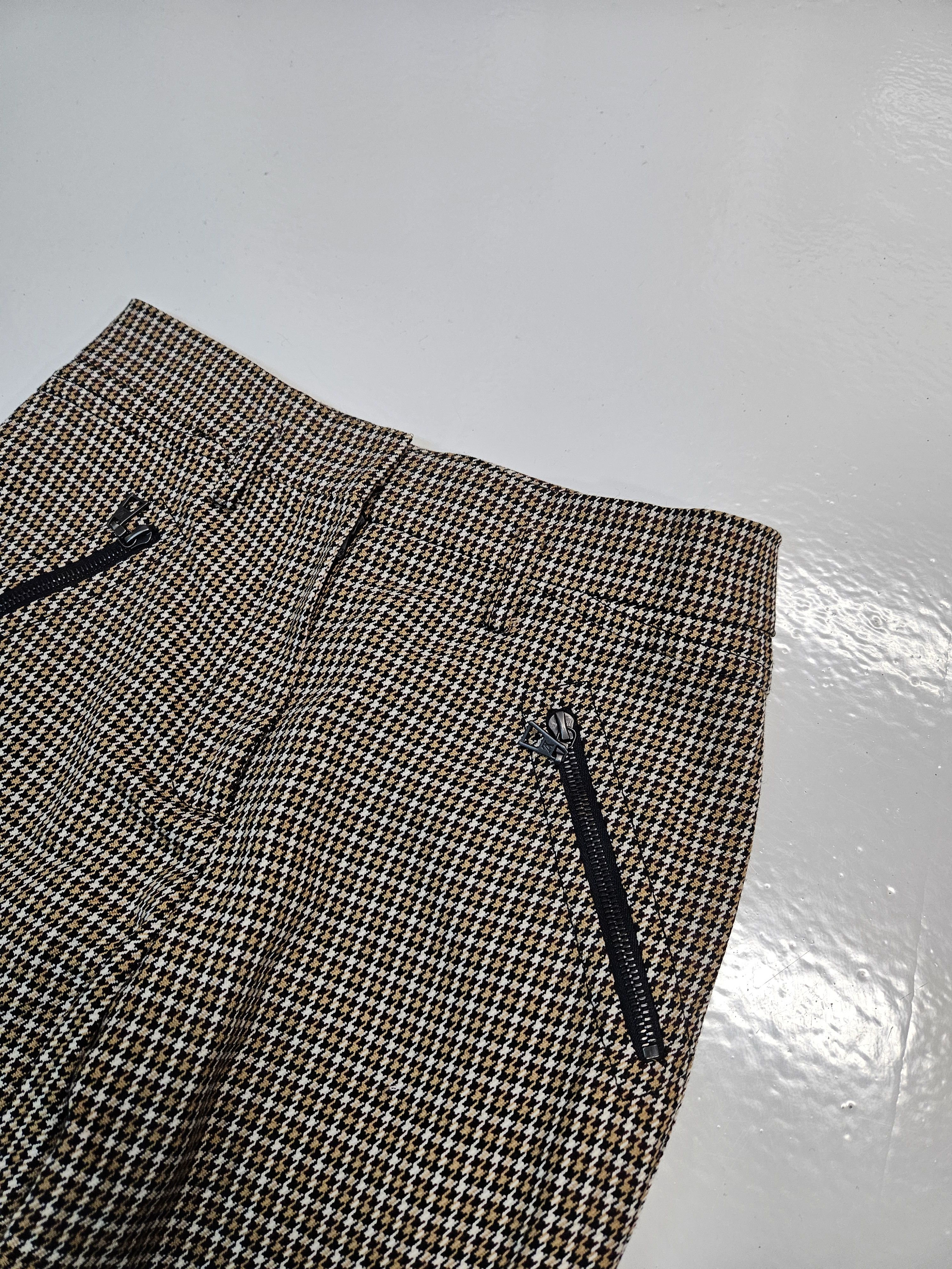 Louis Vuitton Louis Vuitton tapered herringbone wool pants Size 27" / US 4 / IT 40 - 4 Thumbnail