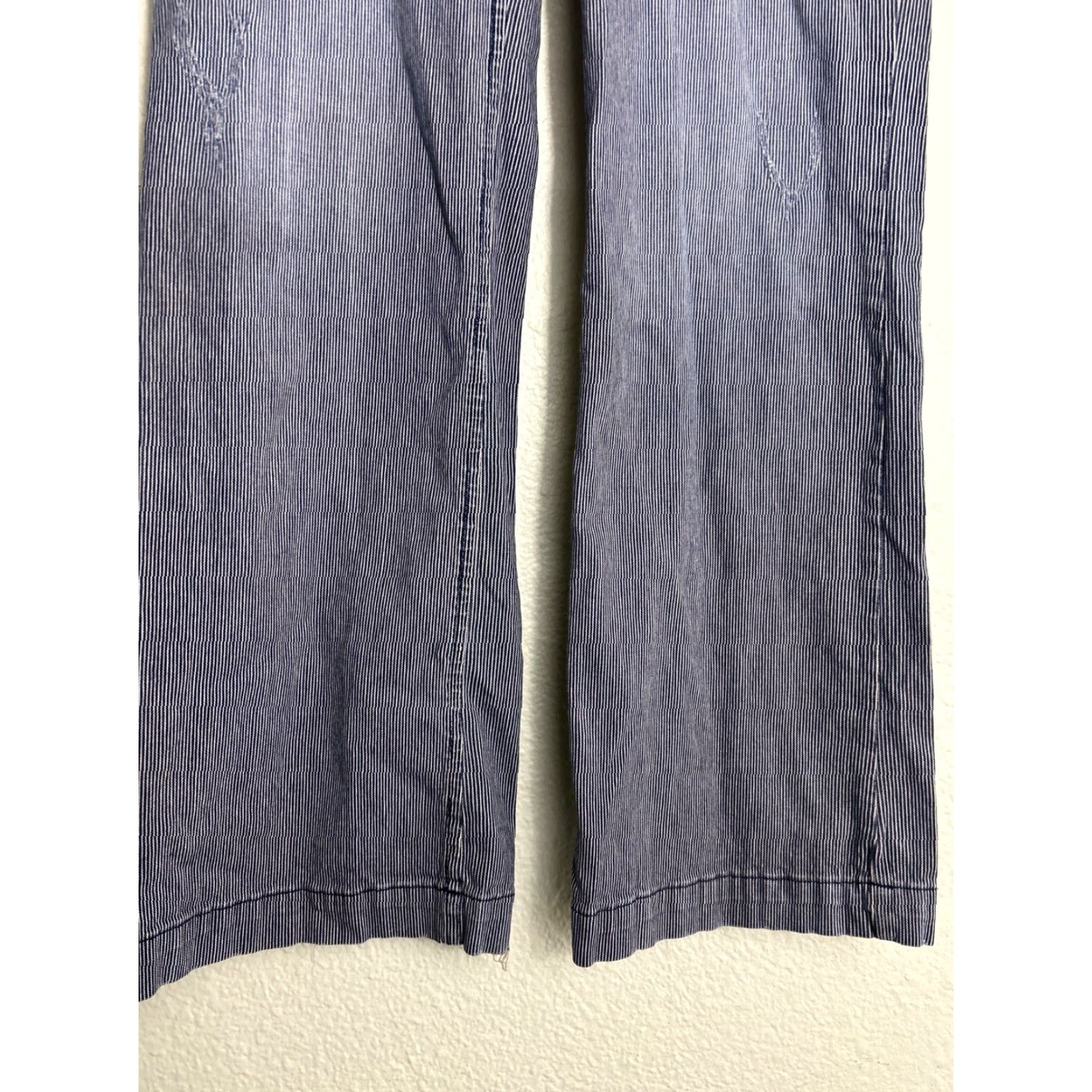 Eddie Bauer Eddie Bauer Womens Pants Striped Blue White Distressed Cotton Spandex 8 Regular 32in Inseam Womens Size 30" / US 8 / IT 44 - 2 Thumbnail