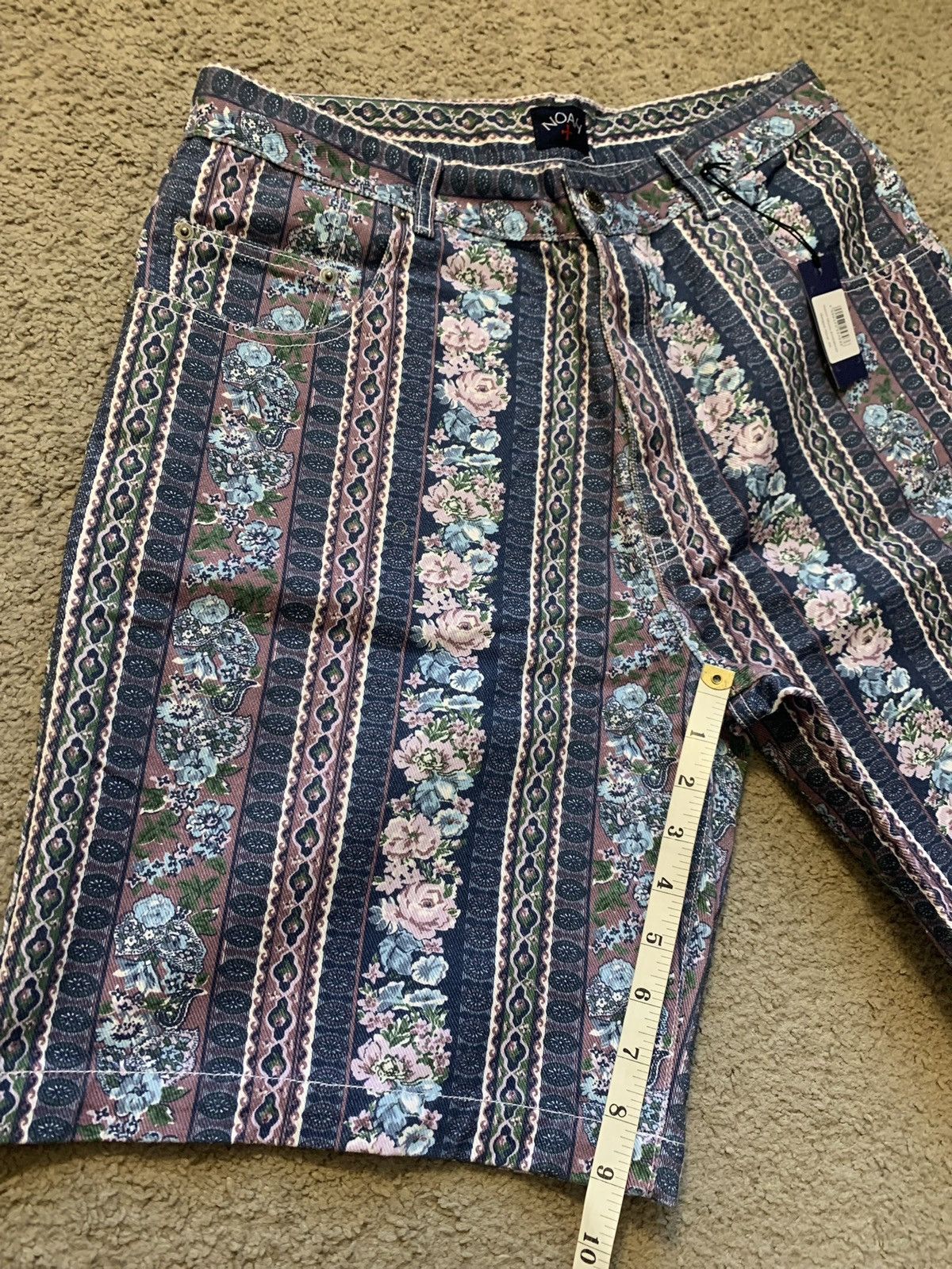 Noah NOAH 90’s STYLE DENIM STRIPED FLORAL SHORTS Size US 34 / EU 50 - 8 Thumbnail