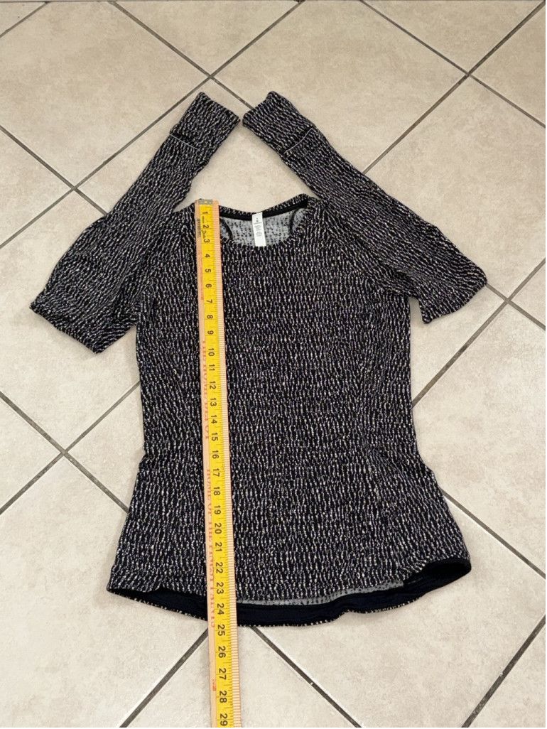 Lululemon LULULEMON RUNDERFUL LONG SLEEVE REFLECTIVE LUON W/B SIZE 8 Size M / US 6-8 / IT 42-44 - 5 Thumbnail