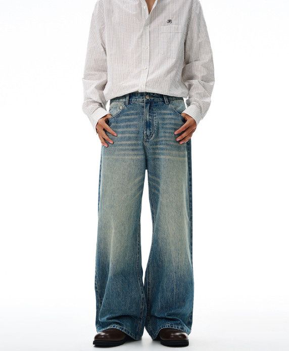 Vintage American whiskered men's straight wide-leg baggy jeans Size US 32 / EU 48 - 1 Thumbnail