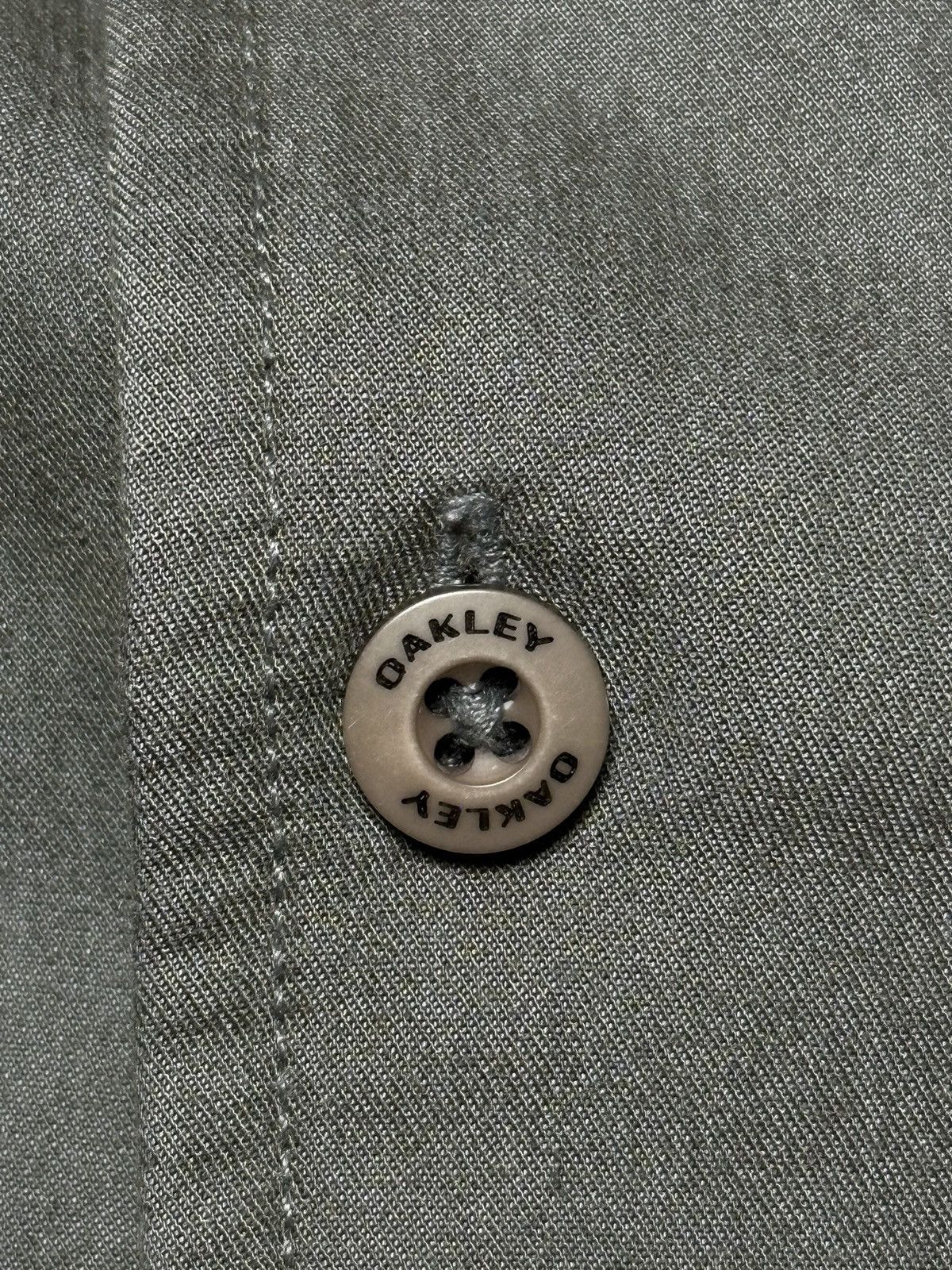 Vintage Vintage Oakley Software Metal Logo Shirt Size US L / EU 52-54 / 3 - 12 Thumbnail