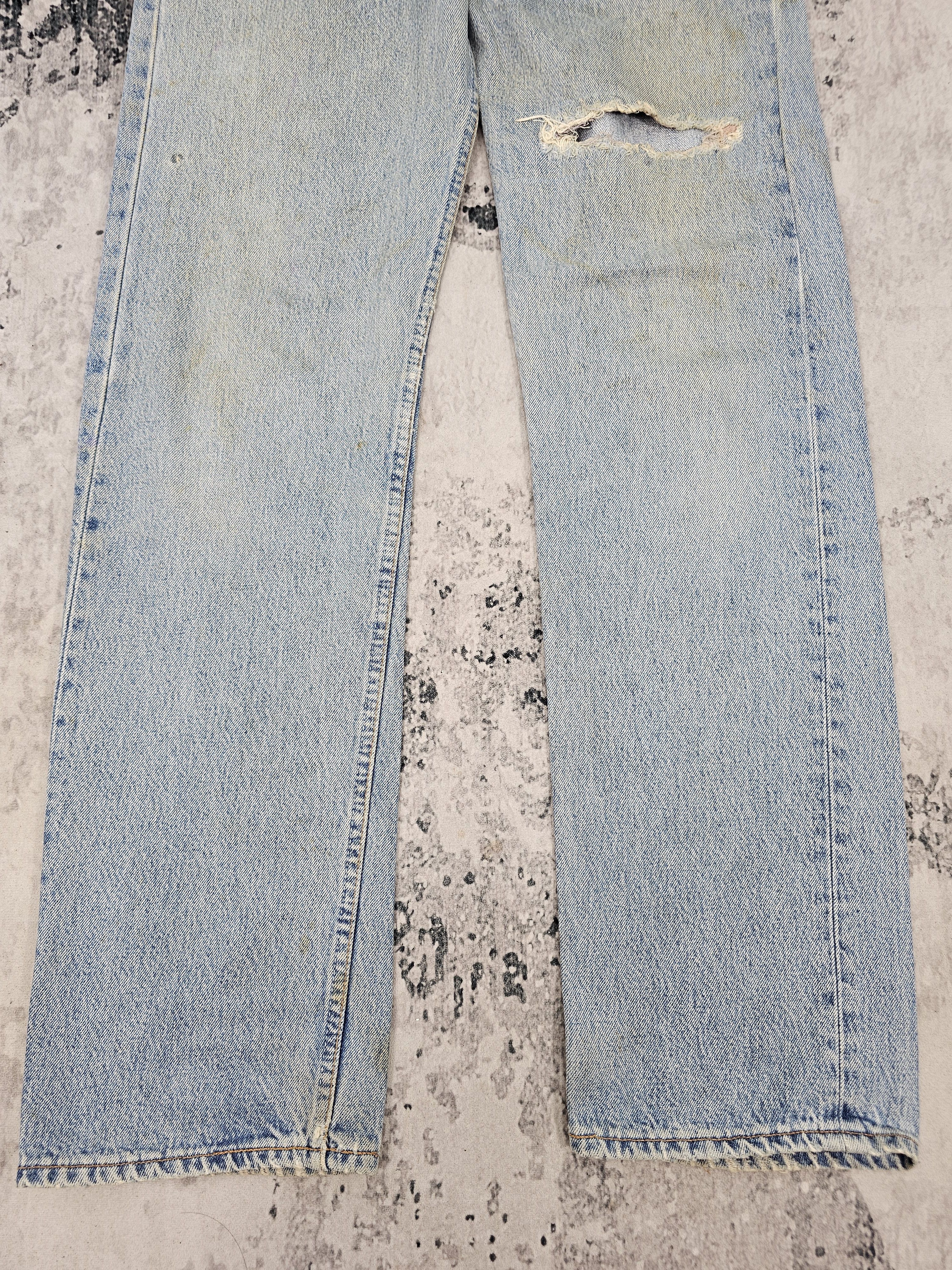 Levi's Vtg 90's LEVIS 501 Light Wash Ripped Size 33X33 Jeans L0414 Size US 33 - 4 Thumbnail