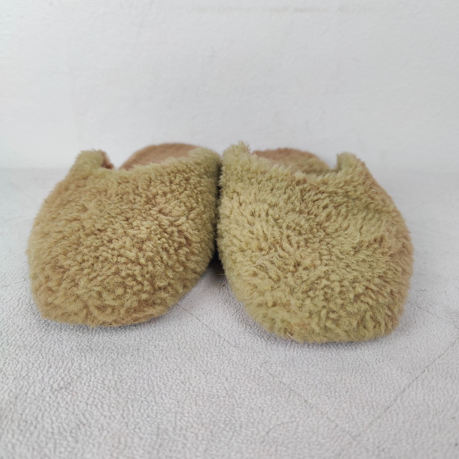 Sleeper Sleeper Shearling Slippers Womens 37 7 Green Tan Faux Fur Size US 7 / IT 37 - 2 Thumbnail