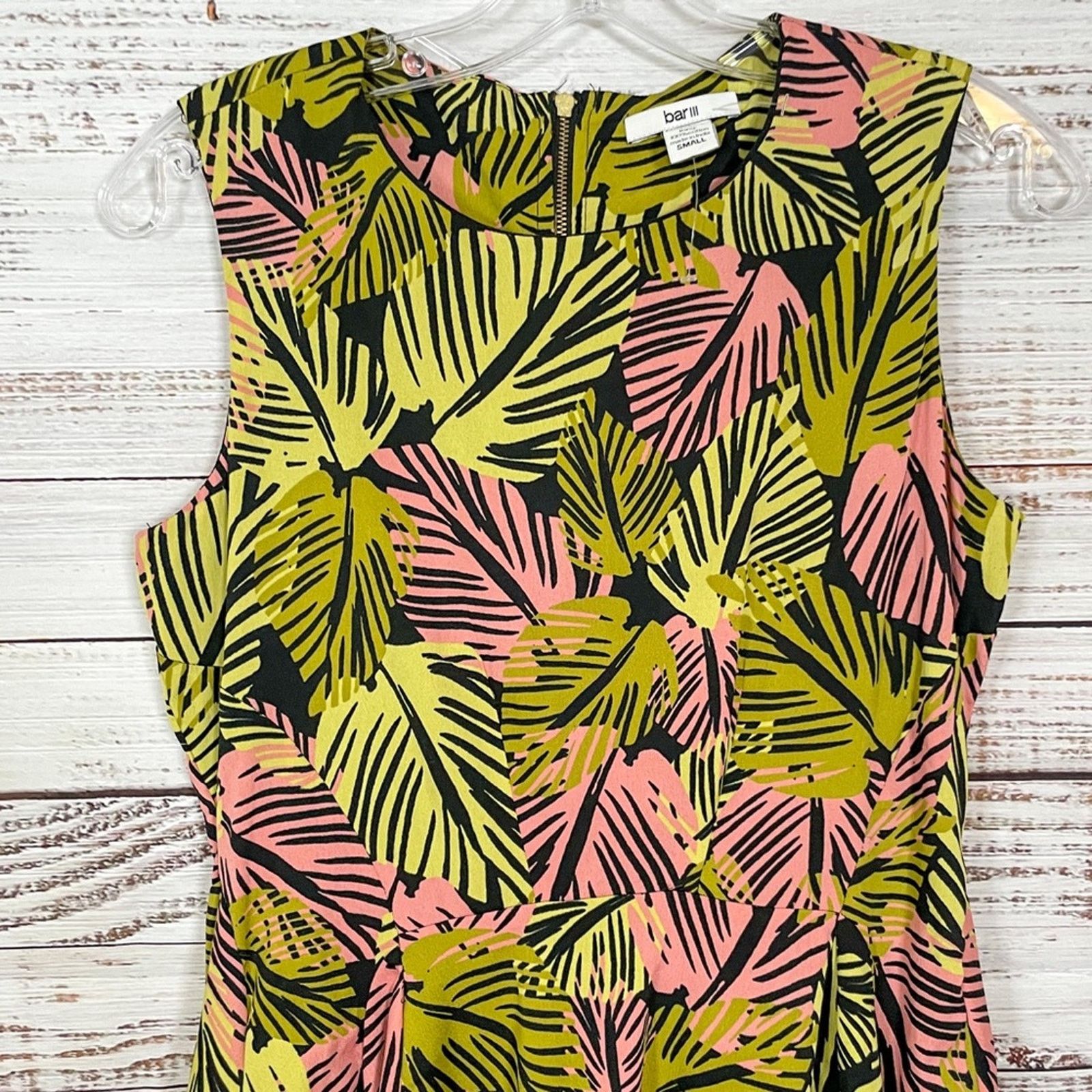 Bar III Junior Macy's Bar III Tropical Floral Skater Dress EUC Small Size US S / EU 44-46 / 1 - 4 Thumbnail