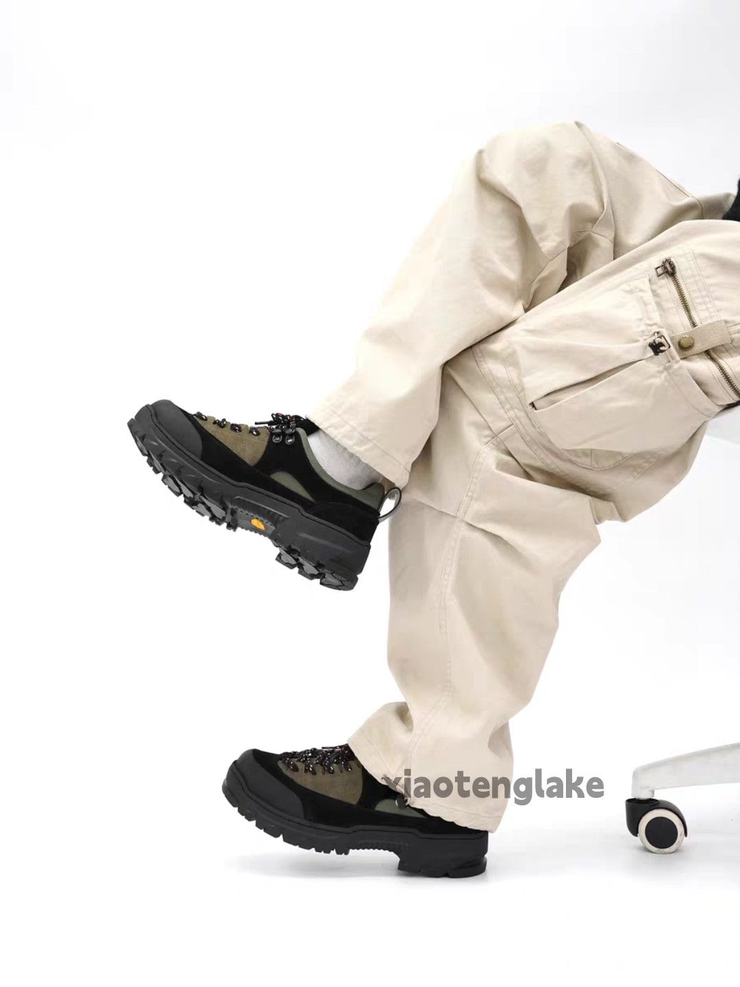 Vintage Unisex outdoor utility hiking thick sole shoes sneakers Size US 9 / EU 42 - 3 Thumbnail