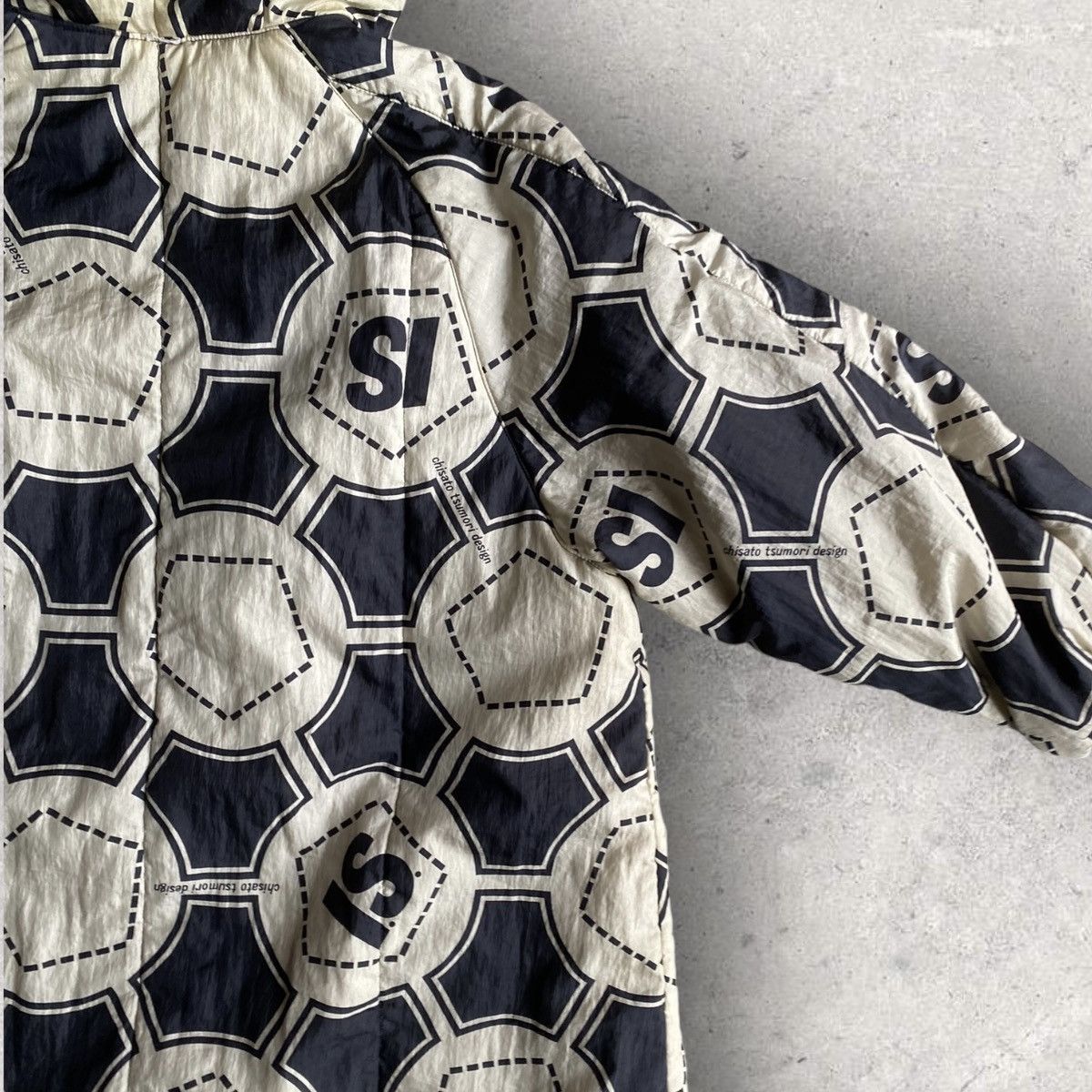 Issey Miyake × Tsumori Chisato × Vintage Vintage IS Sport Chisato Design Soccer Club Nylon Reversible Size US M / EU 48-50 / 2 - 11 Thumbnail