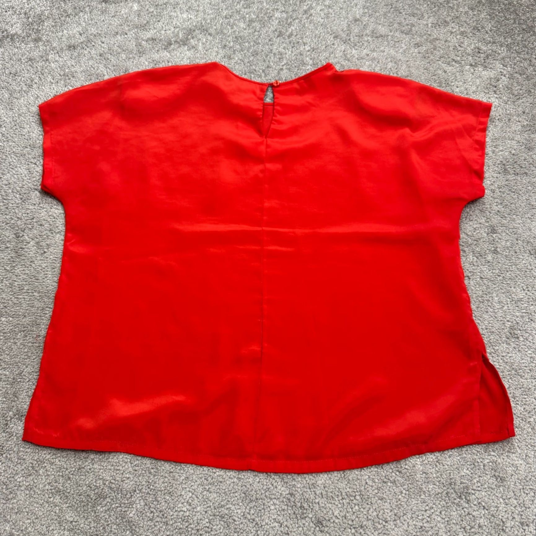 Vintage VINTAGE Judy Bond Satin Blouse Women L Red Crew Neck Short Sleeve Modern Classic Shirt Adult Regular Size Large Red Womens Blouse 80s Vintage ♪ Size L / US 10 / IT 46 - 2 Thumbnail