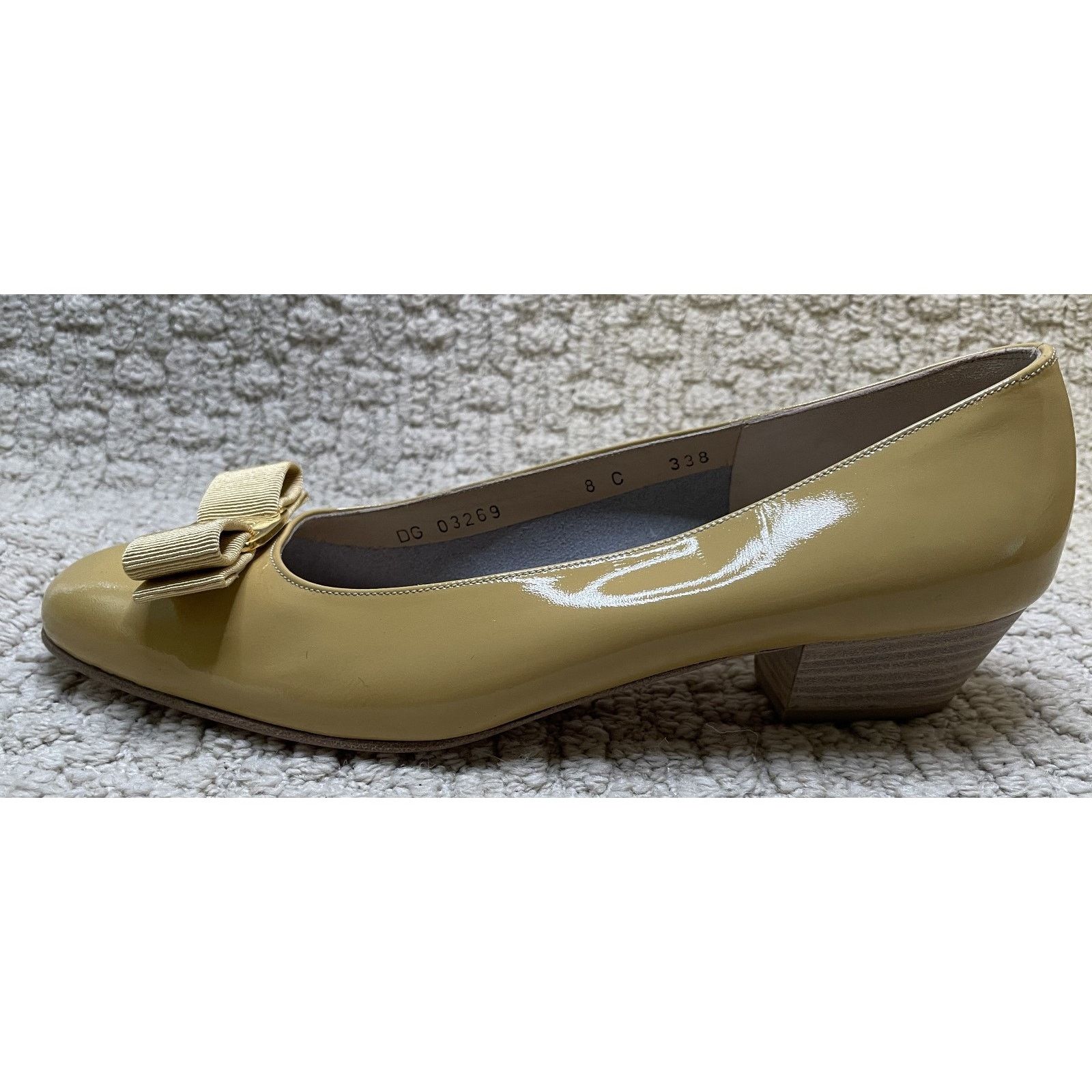 Salvatore Ferragamo Salvatore Ferragamo Pumps Womens 8 C Yellow Patent Leather Size US 8 / IT 38 - 4 Thumbnail