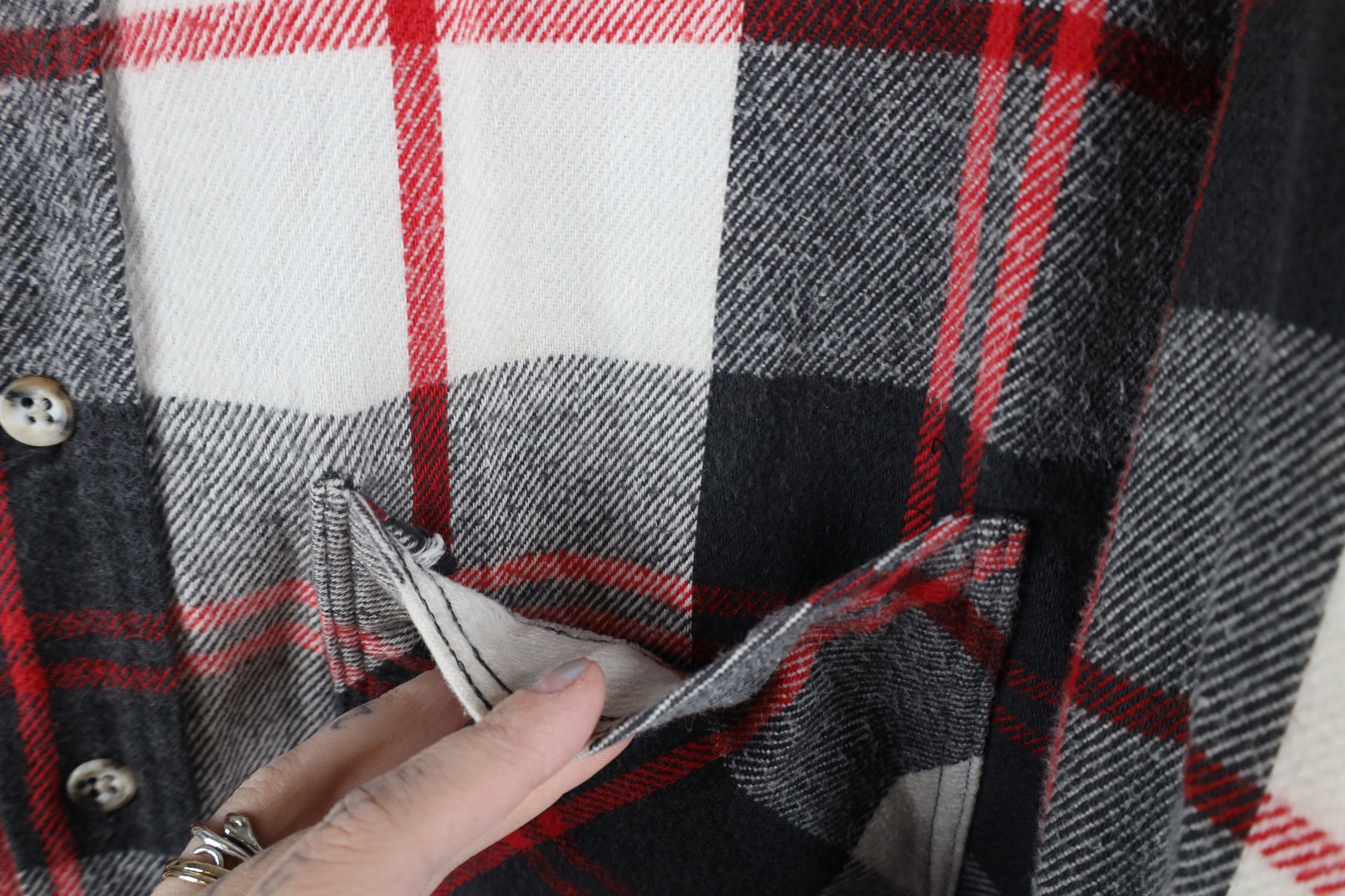 Vintage Vintage 90s Streetwear Heavyweight Flannel Button Shirt USA Size US XL / EU 56 / 4 - 8 Thumbnail