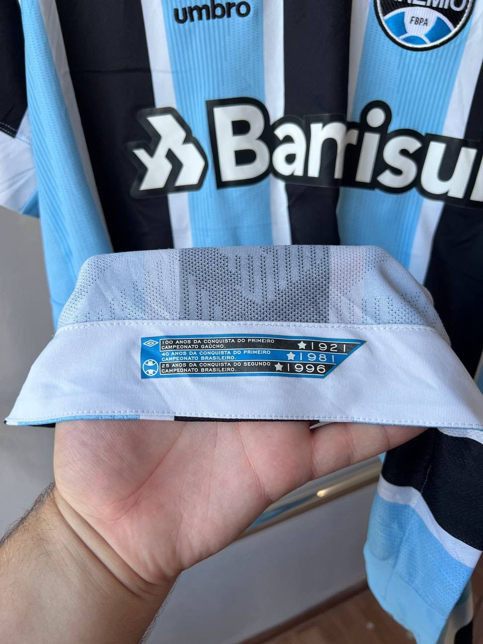 Umbro 2021/22 GREMIO FC HOME RARE SOCCER JERSEY SHIRT UMBRO SZ XL Size US XL / EU 56 / 4 - 14 Thumbnail