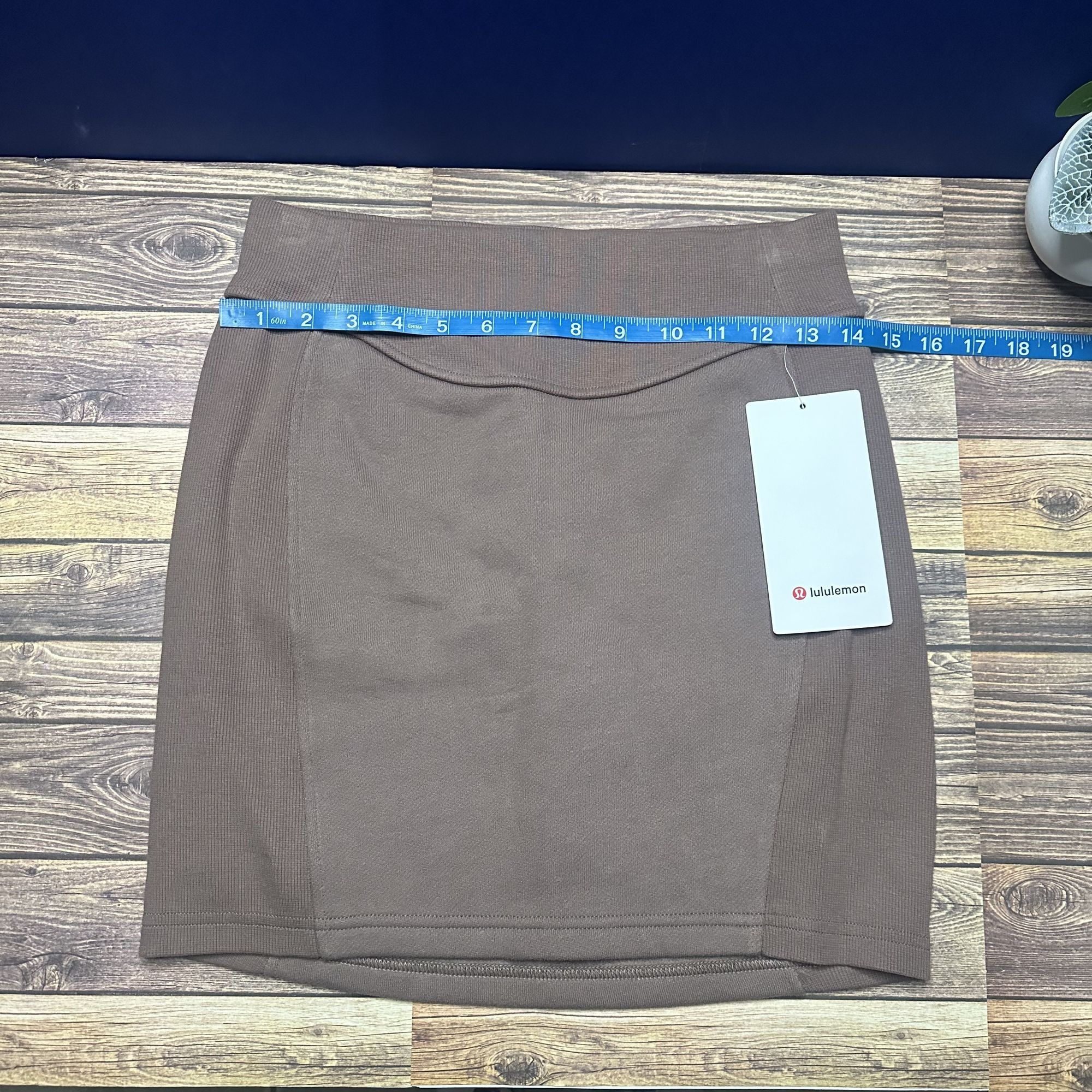 Lululemon Lululemon Scuba High Rise Mini Skirt NWT Size Small (TPTC) Size 28" / US 6 / IT 42 - 4 Thumbnail