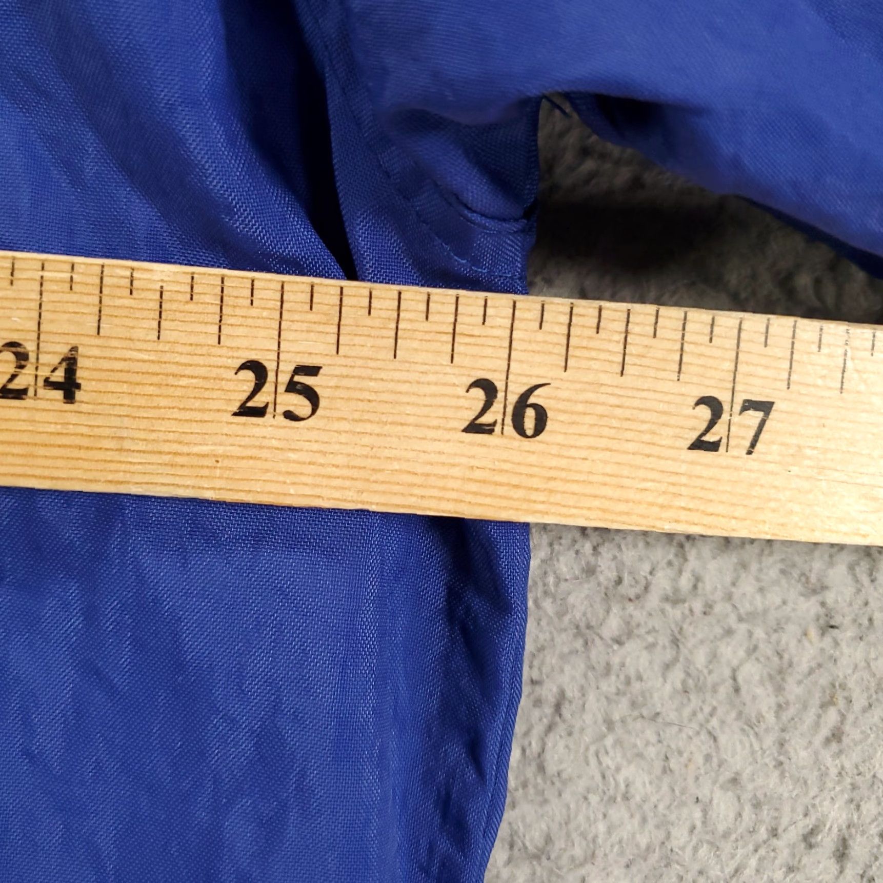 Champion VINTAGE Champion Windbreaker Jacket Mens Large Blue Nylon Pockets Zipper Pockets 90s Retro Sports Size US L / EU 52-54 / 3 - 3 Thumbnail