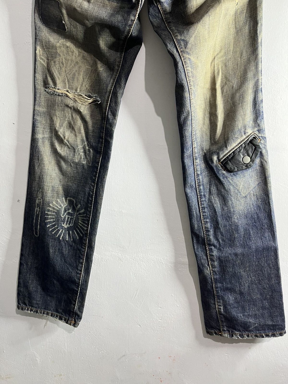 Dsquared2 Rare FW05 distressed mudwash hope jesus studed jeans Size US 32 / EU 48 - 4 Thumbnail
