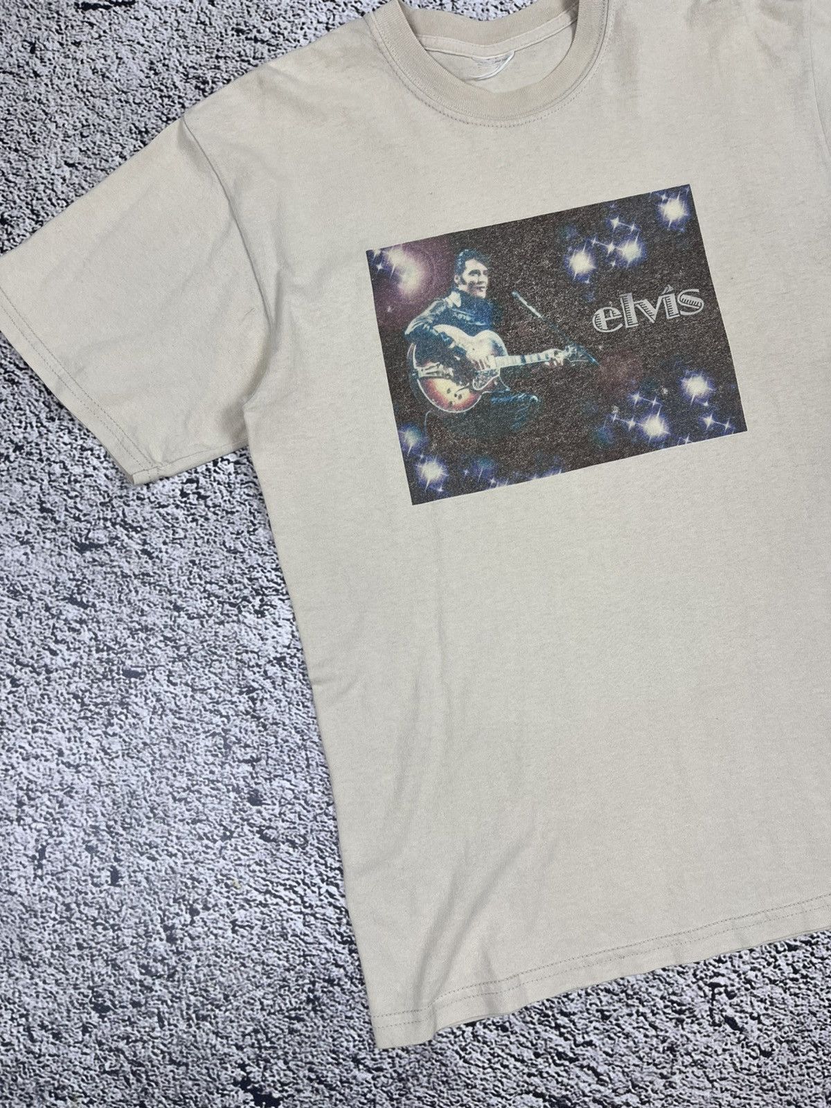 Band Tees Vintage Elvis Presley logo band tee big logo size M Size US M / EU 48-50 / 2 - 2 Thumbnail