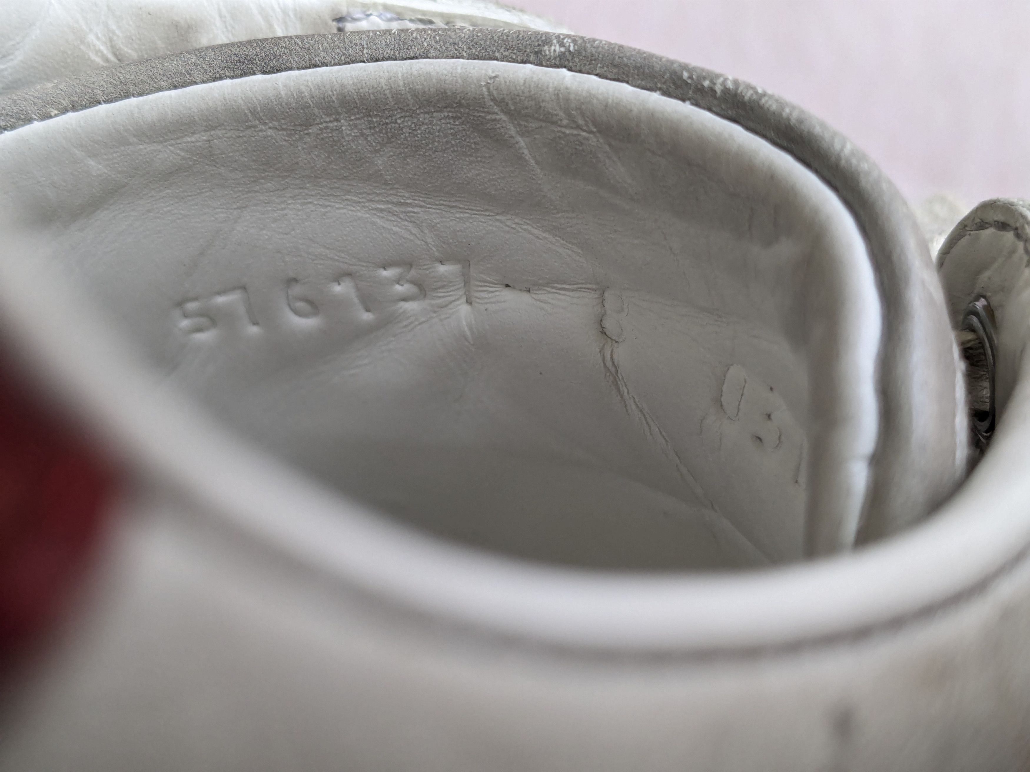 Gucci Gucci Ace Sneakers White 8.5 Distressed Low Tops Leather Size US 8.5 / EU 41-42 - 9 Thumbnail