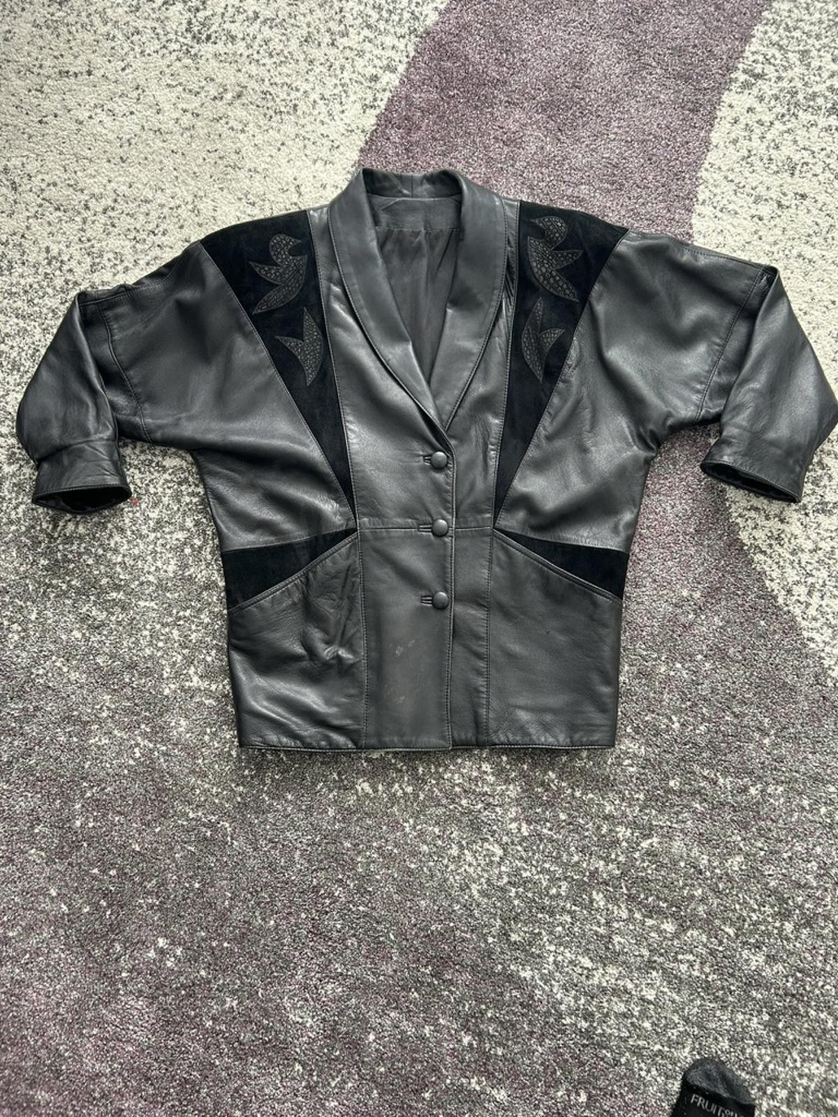 Unknown London Vintage Women's Black Leather and Suede Jacket with Bird App Size M / US 6-8 / IT 42-44 - 1 Thumbnail