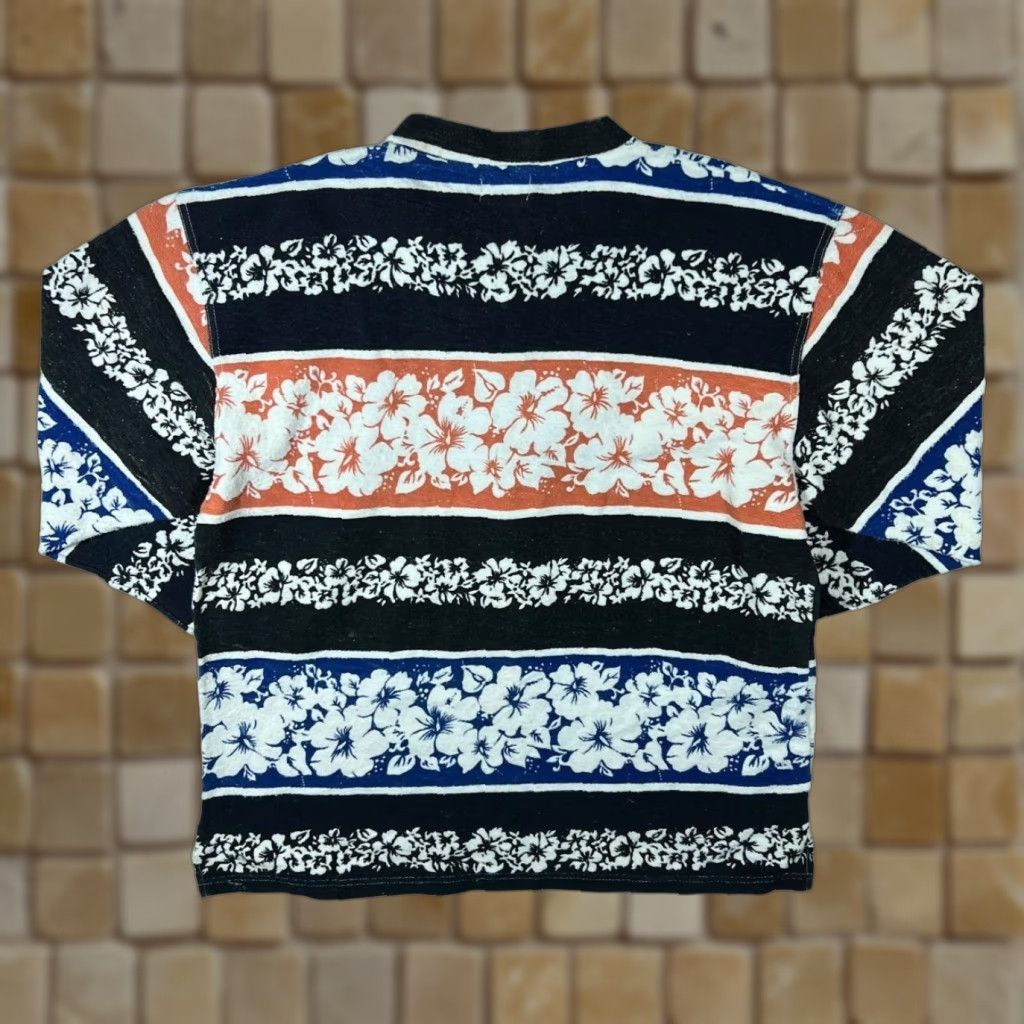 Vintage VINTAGE A&K Collection Sweatshirt Men L Multicoloured Hawaiian Floral Surfer Patterned Lace Neck Pullover Top 90s Boy Mens Size US L / EU 52-54 / 3 - 1 Thumbnail
