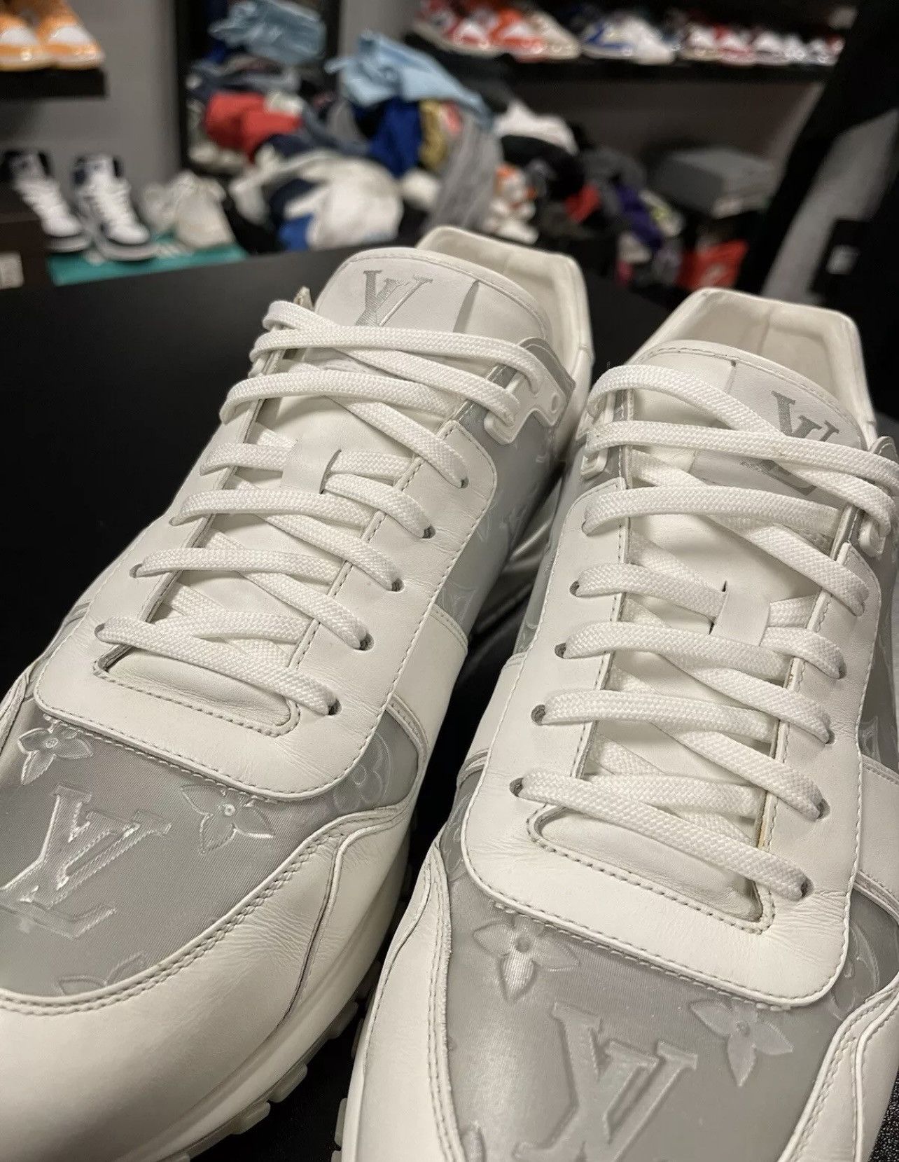 Louis Vuitton Size 9.5LV/10.5US Louis Vuitton Run Away White iridescent Size US 10.5 / EU 43-44 - 6 Thumbnail