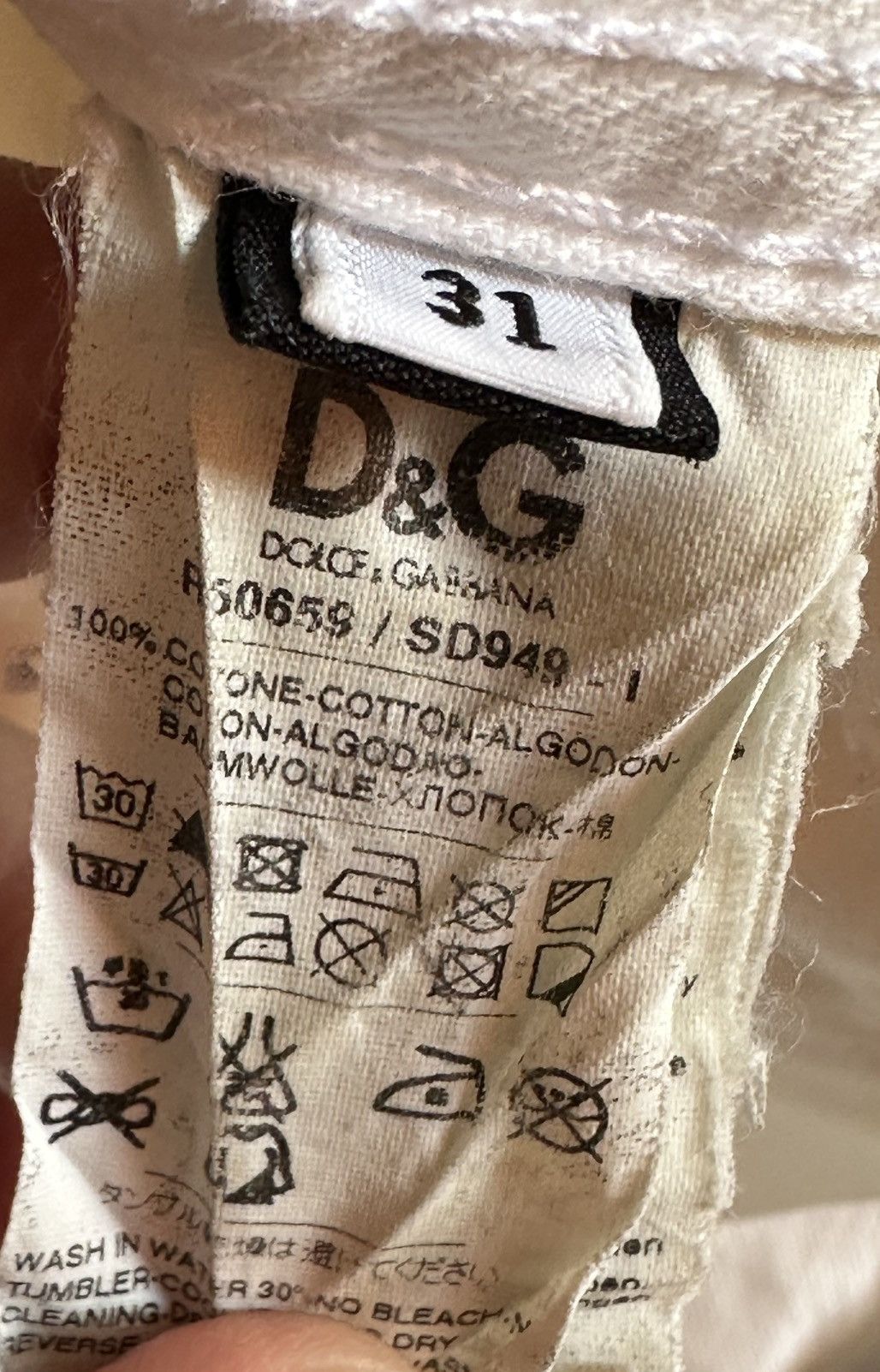 Dolce & Gabbana D & G white distressed denim knee-length shorts Size US 31 - 5 Thumbnail